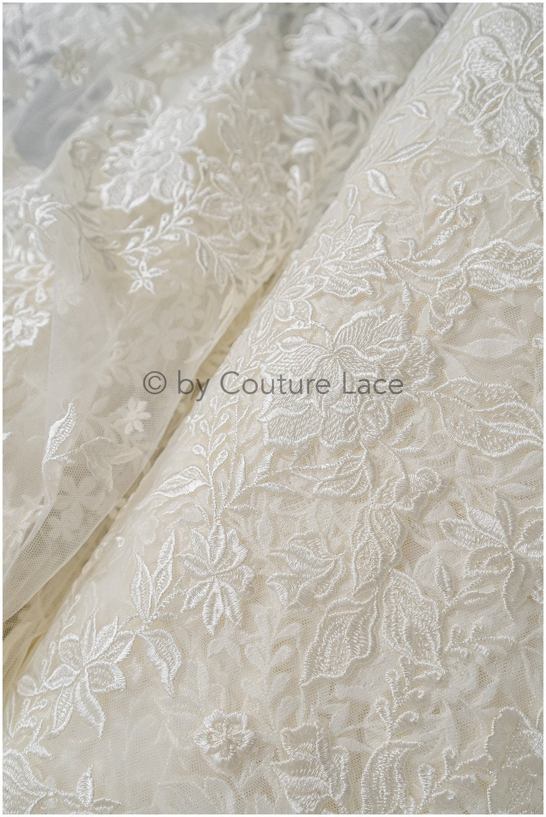 Romantischer Braut Spitzenstoff mit Blumenmuster/ florale Couture Spitze Off-White/ bestickte Spitze// L22-493