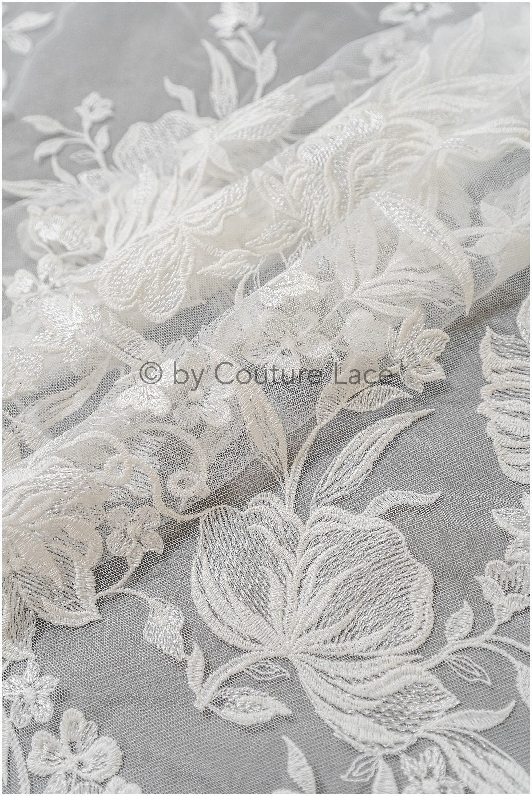Romantischer Braut Spitzenstoff/ Blumen Spitze Off-White/ floraler Couture Spitzenstoff/ bestickte Spitze// L22-497