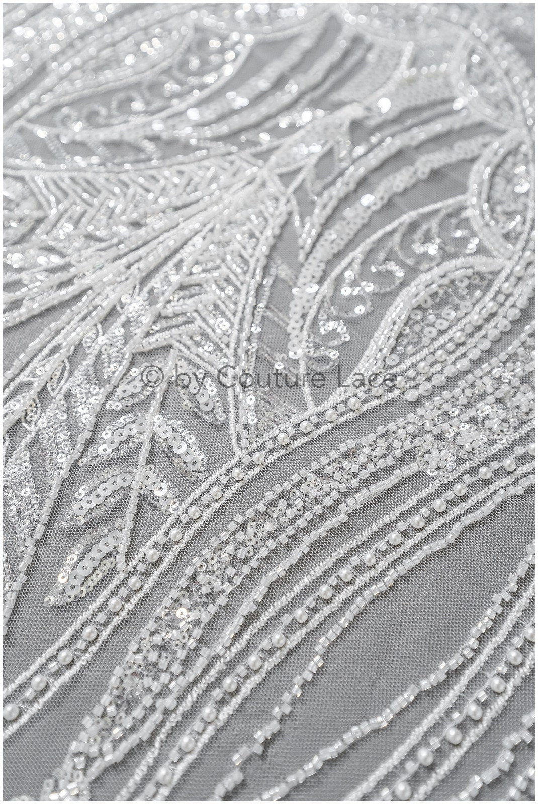 Glitzerperlen Spitzenstoff mit Linien/ Couture Spitzenstoff mit Perlen/ Pallas Couture Spitzenstoff/ Brautspitze// L22-504