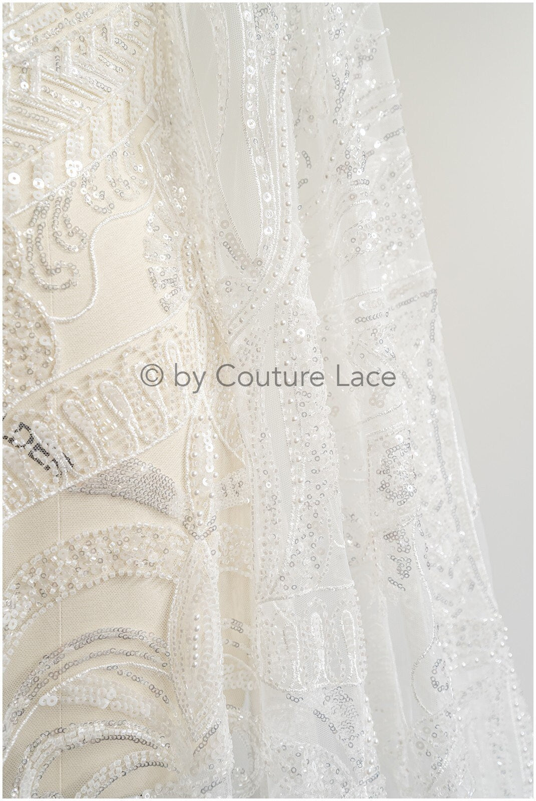 Glitzerperlen Spitzenstoff mit Linien/ Couture Spitzenstoff mit Perlen/ Pallas Couture Spitzenstoff/ Brautspitze// L22-504