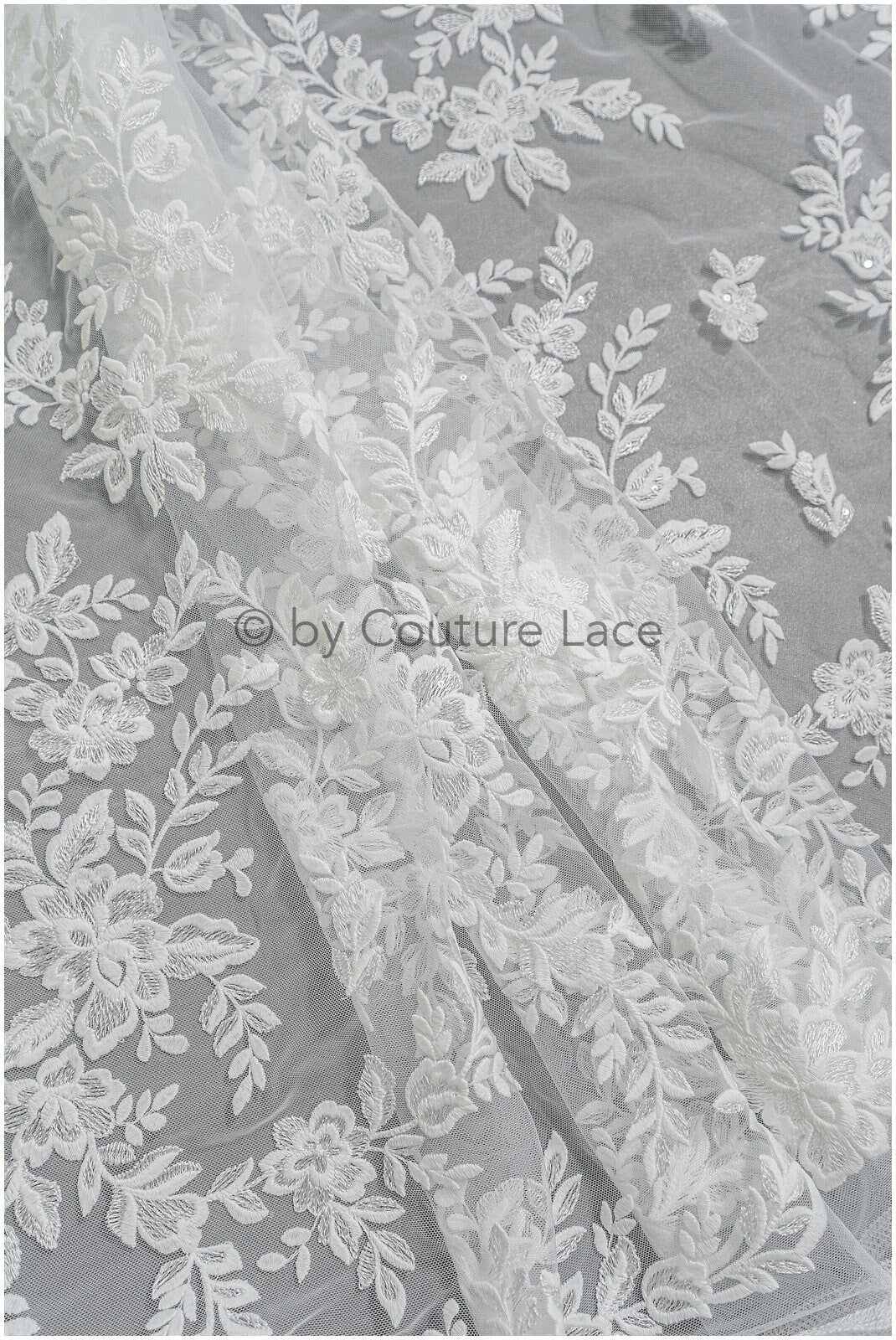 Romantischer Blumen Spitzenstoff/ Blumenspitze Off-White/ Hochzeitskleid Spitze/ Blumen Spitzenstoff mit Pailletten// L22-520