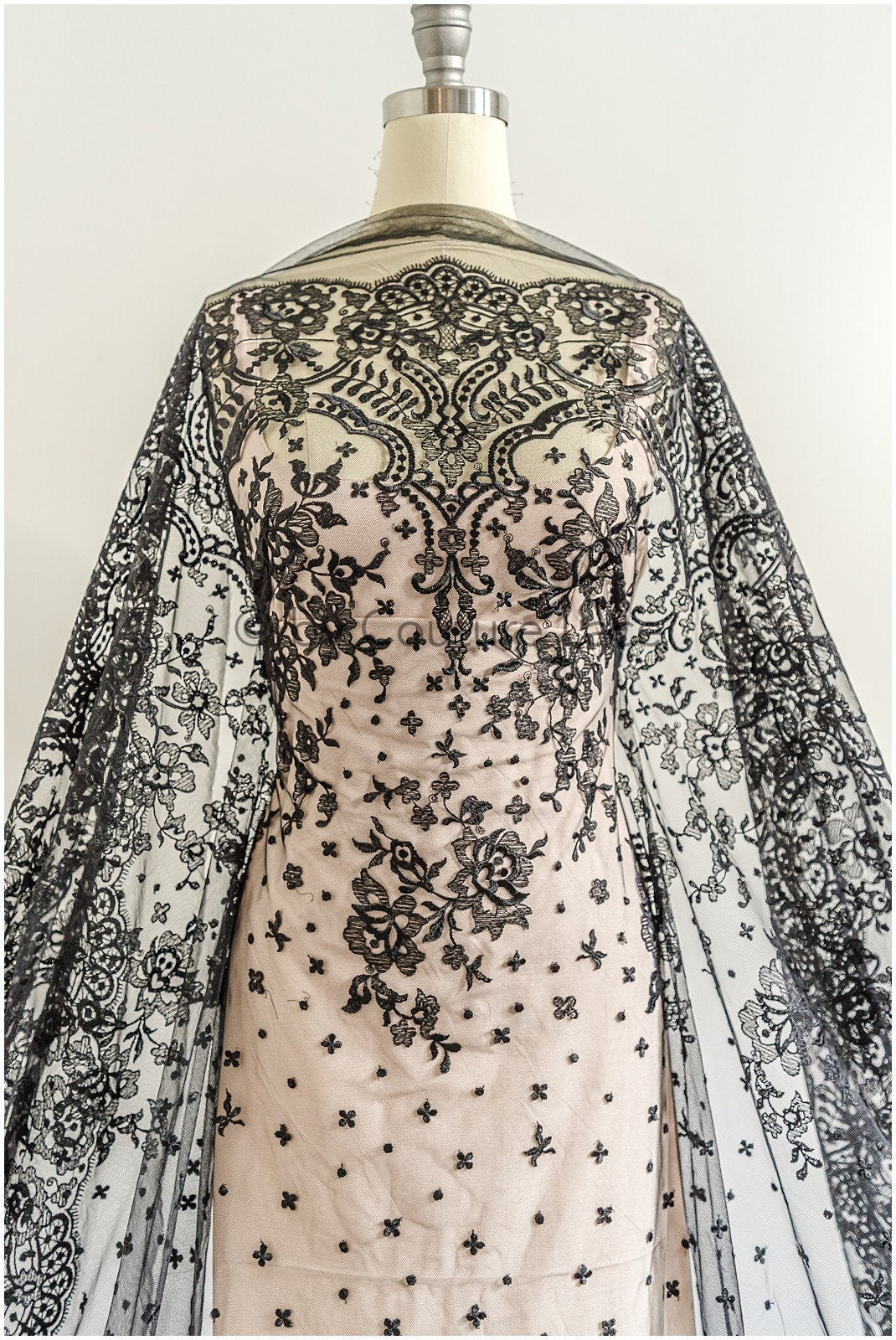 Abendkleid Spitze Stoff/ schwarze Spitze/ florale Abendkleider Spitze/ schwarze Couture Spitze// L22-240BLK