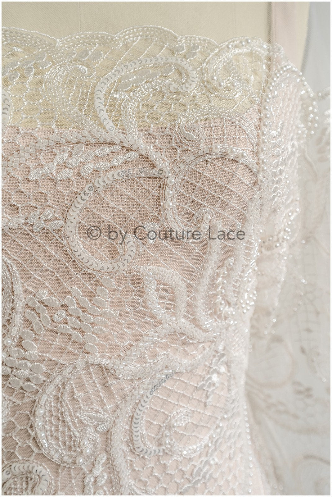 Perlen Spitzenstoff Off-White/ Couture Spitzenstoff/ Brautspitze Stoff mit Perlen/ Perlenspitze// L22-516