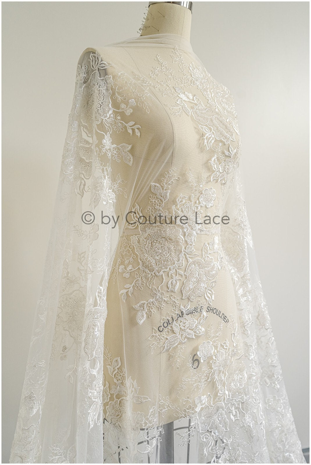 Wunderschöner perlenbesetzter Blumen Spitzenstoff/ Braut Couture Spitzenstoff mit Perlen & Pailletten/ Braut Spitze Off-White// L23-031BD