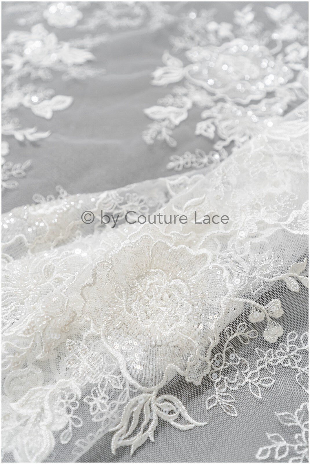 Wunderschöner perlenbesetzter Blumen Spitzenstoff/ Braut Couture Spitzenstoff mit Perlen & Pailletten/ Braut Spitze Off-White// L23-031BD
