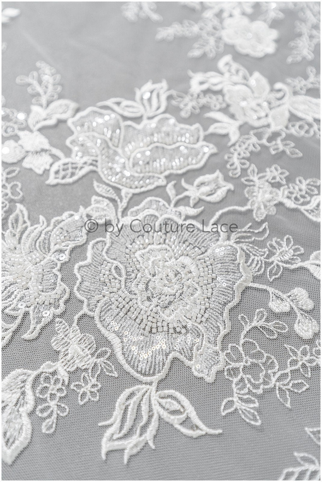 Wunderschöner perlenbesetzter Blumen Spitzenstoff/ Braut Couture Spitzenstoff mit Perlen & Pailletten/ Braut Spitze Off-White// L23-031BD