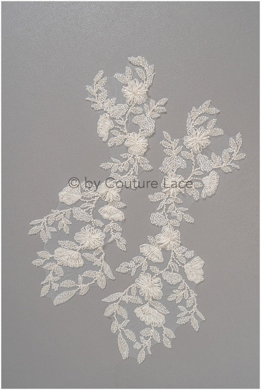 applique de fleurs perlées lourdes / patch nuptial perlé / patch nuptial / A23-329