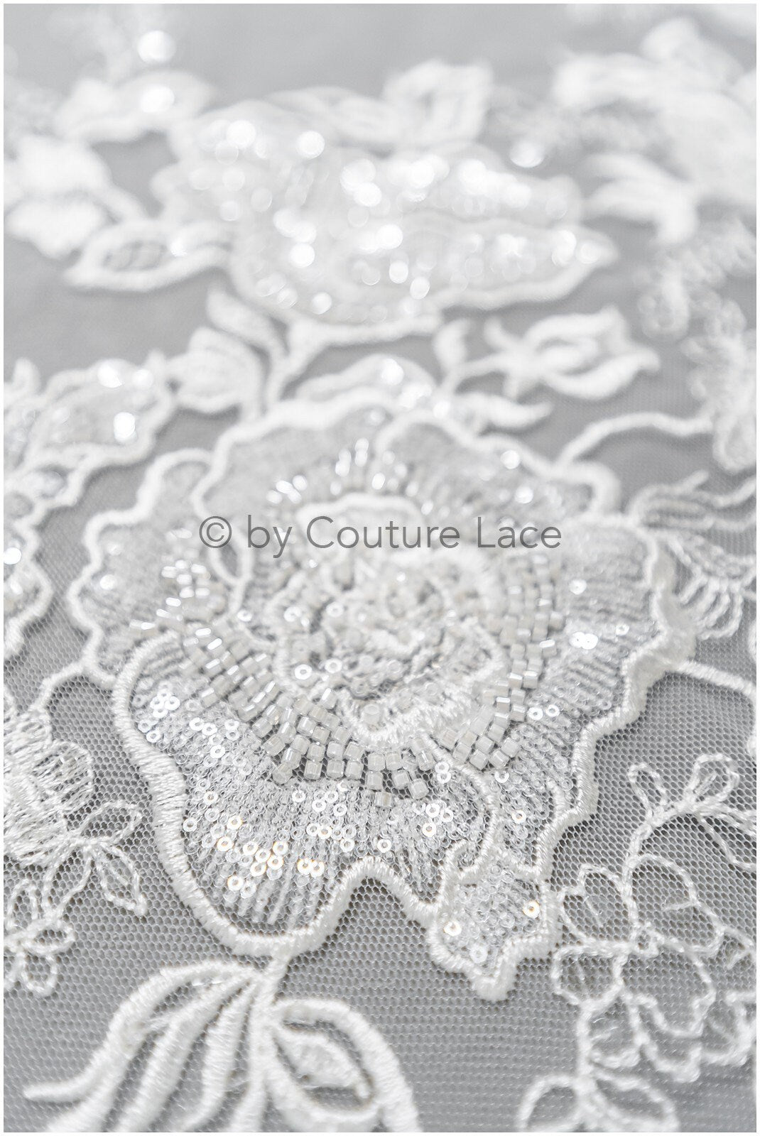Wunderschöner perlenbesetzter Blumen Spitzenstoff/ Braut Couture Spitzenstoff mit Perlen & Pailletten/ Braut Spitze Off-White// L23-031BD