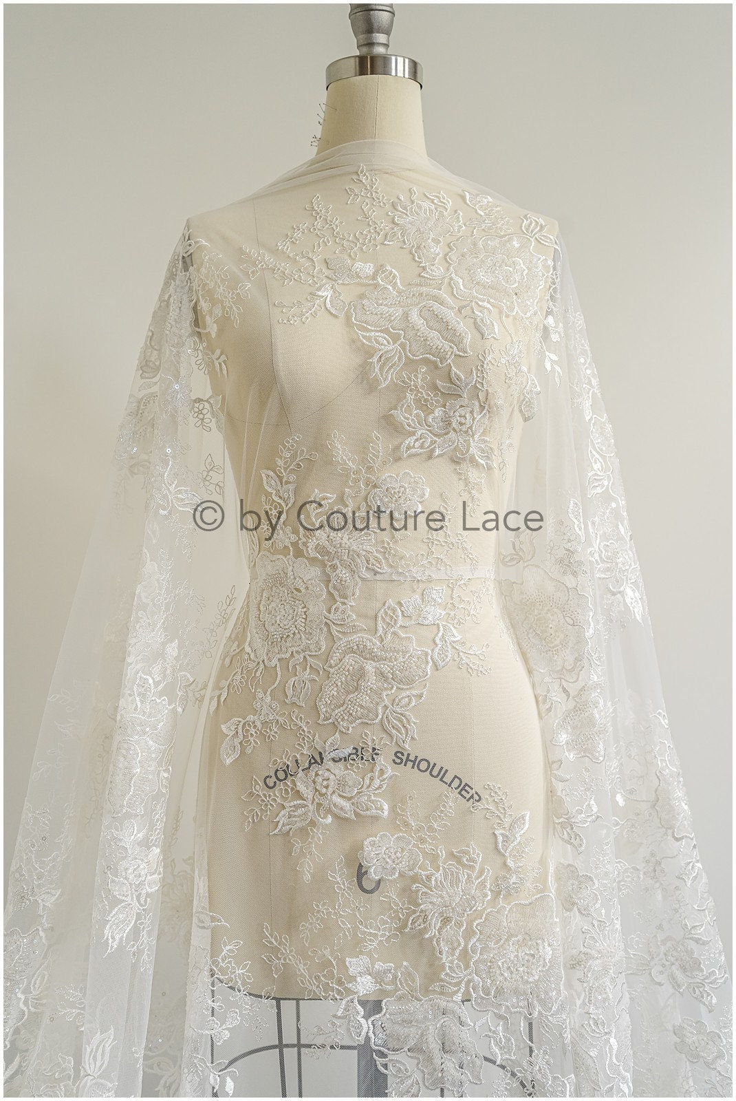 Wunderschöner perlenbesetzter Blumen Spitzenstoff/ Braut Couture Spitzenstoff mit Perlen & Pailletten/ Braut Spitze Off-White// L23-031BD