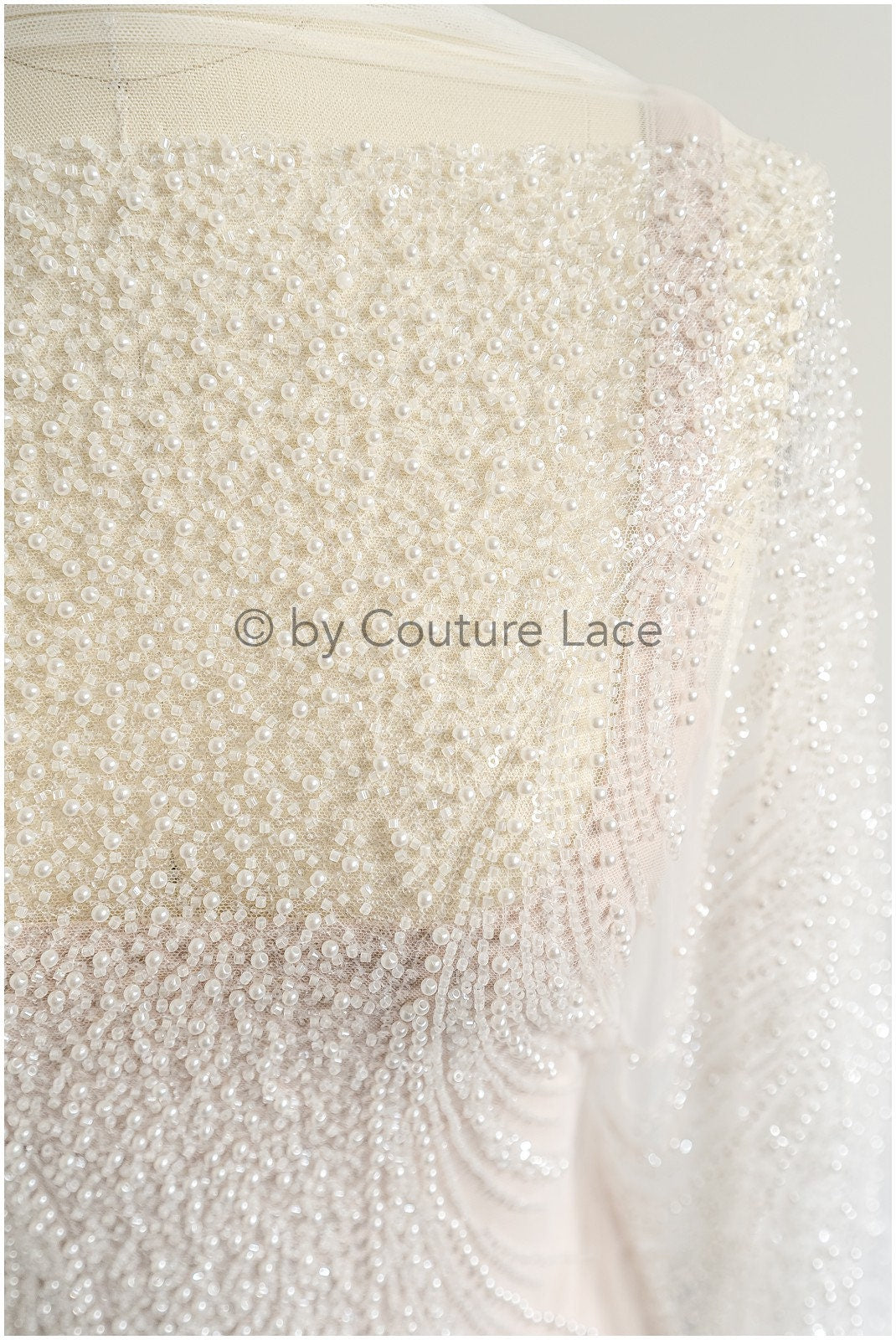 Wunderschöner perlenbesetzter Spitzenstoff Off-White/ Couture Spitzenstoff mit Perlen & Pailletten/ Brautspitze// L23-502