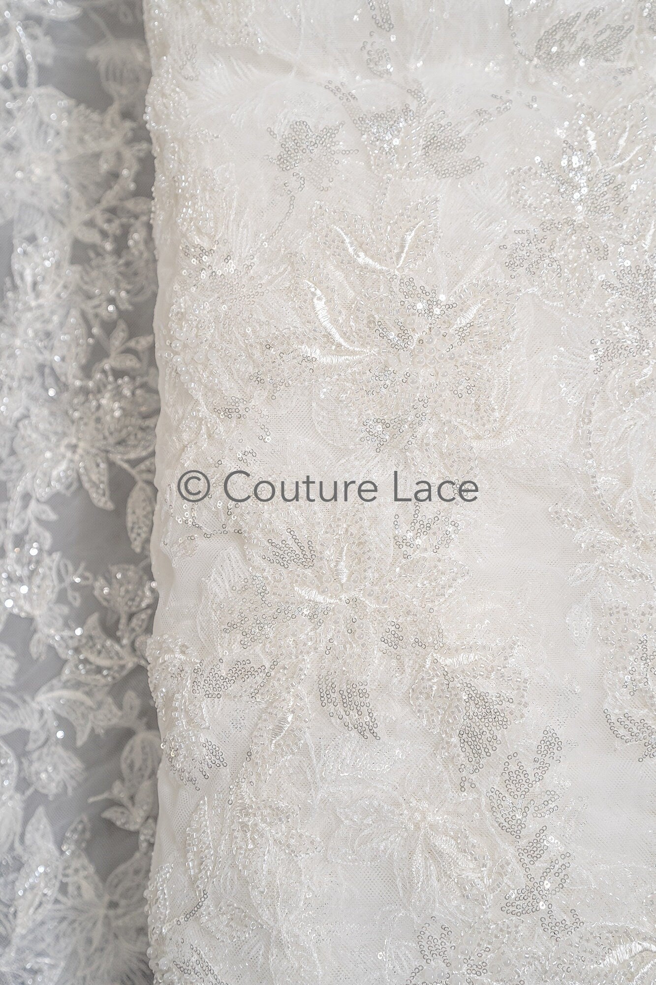 Wunderschöner Perlen Spitzen Stoff/ Couture Spitzenstoff mit Perlen & Pailletten/ romantische Perlen Braut Spitze// L23-019