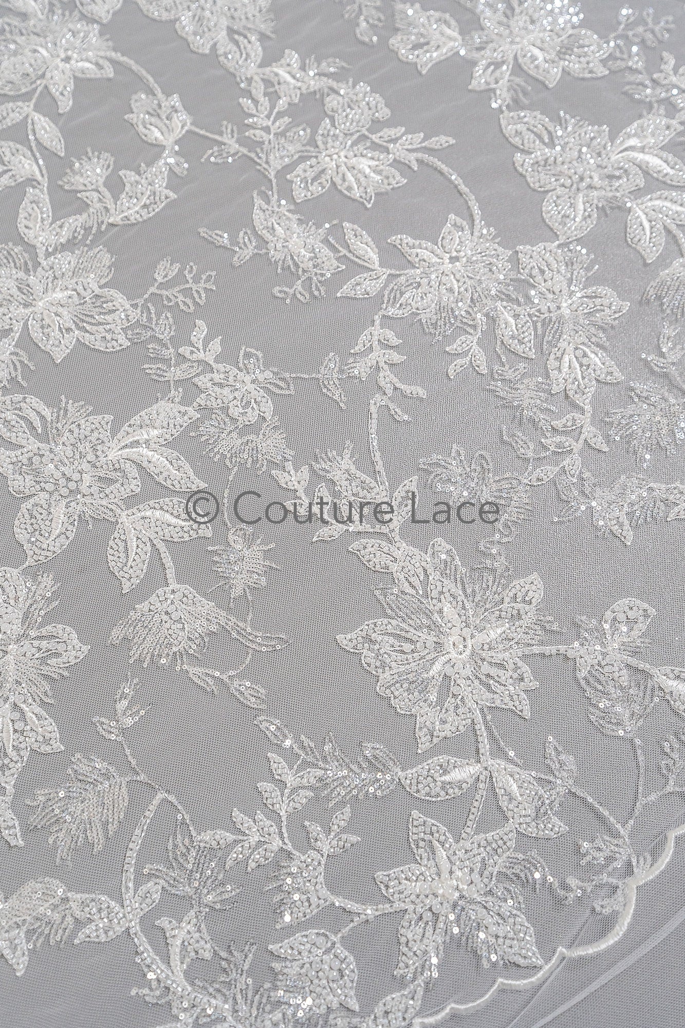 Wunderschöner Perlen Spitzen Stoff/ Couture Spitzenstoff mit Perlen & Pailletten/ romantische Perlen Braut Spitze// L23-019