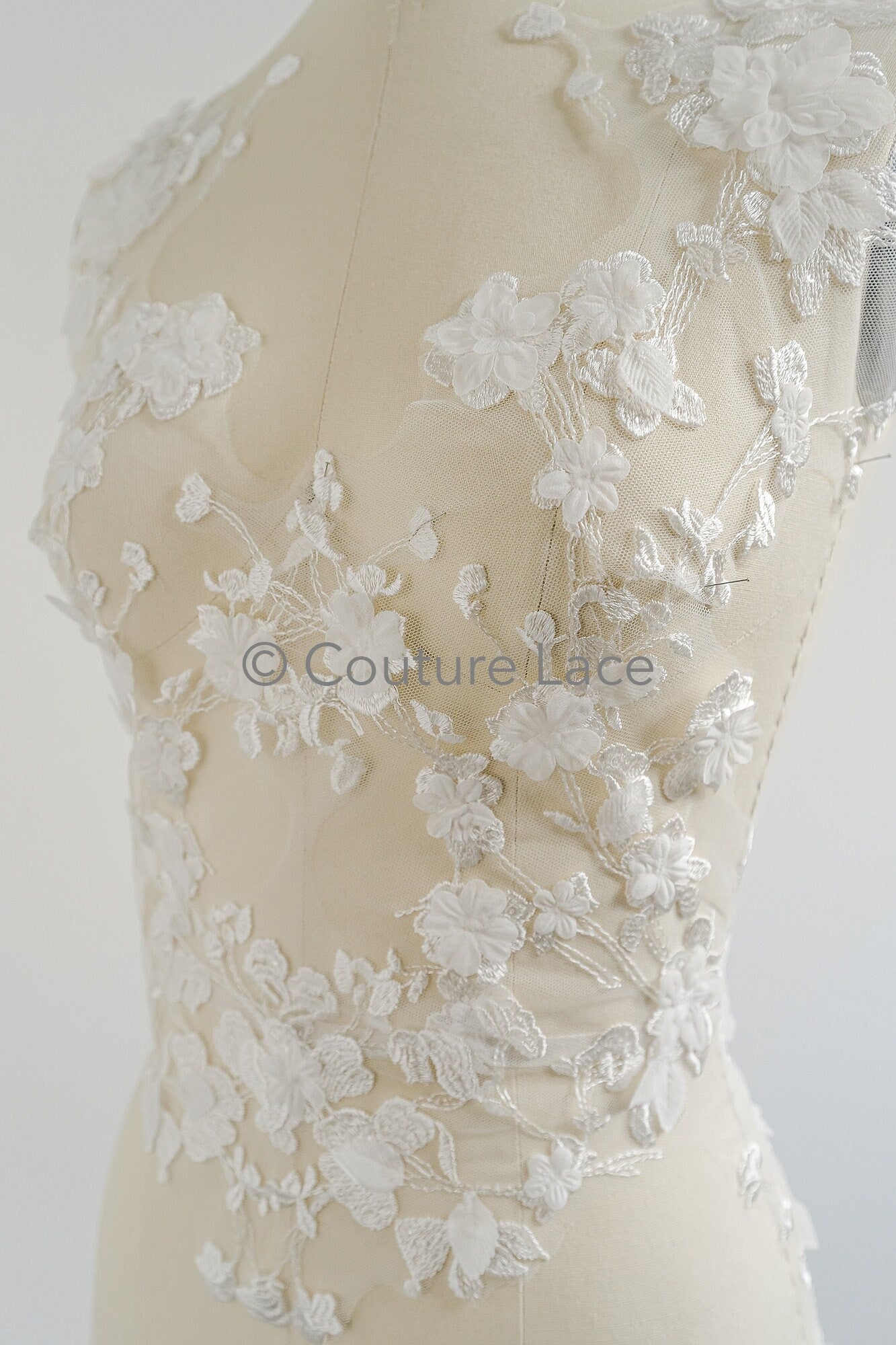 florale 3D Blumenapplikation/ Hochzeitskleid Spitzenapplikation/ Perlen Braut Aufnäher/ bestickte Brautblatt Applikation mit 3d Blumen/ A23-345