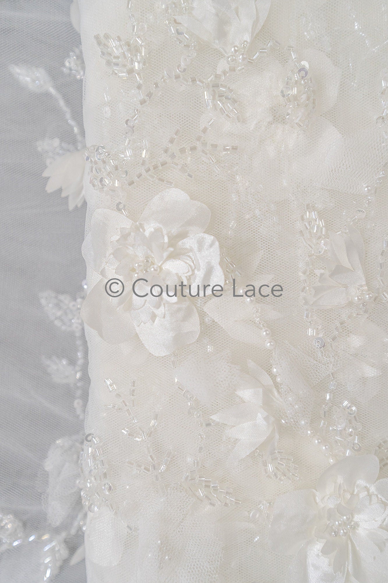 3D Blumen Spitzenstoff Off-White/ Braut Spitzenstoff/ romantischer Spitzenstoff mit 3D Blumen & Perlen/ Hochzeit Spitzenstoff// L23-540