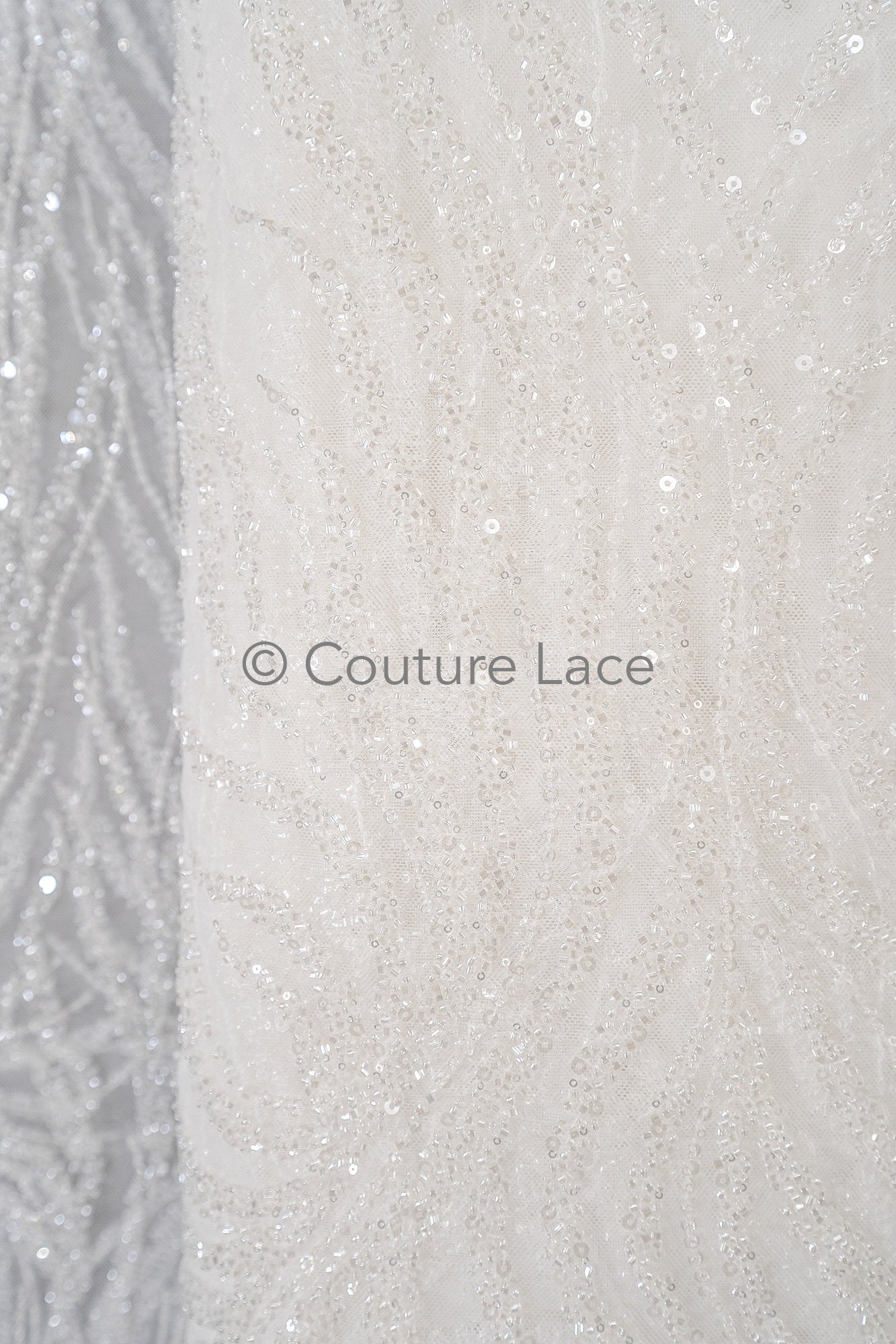 Zarte florale Spitze Off-White/ Braut Spitzenstoff/ Perlen Spitzenstoff/ Spitzenmuster mit Perlen & Pailletten// L23-550