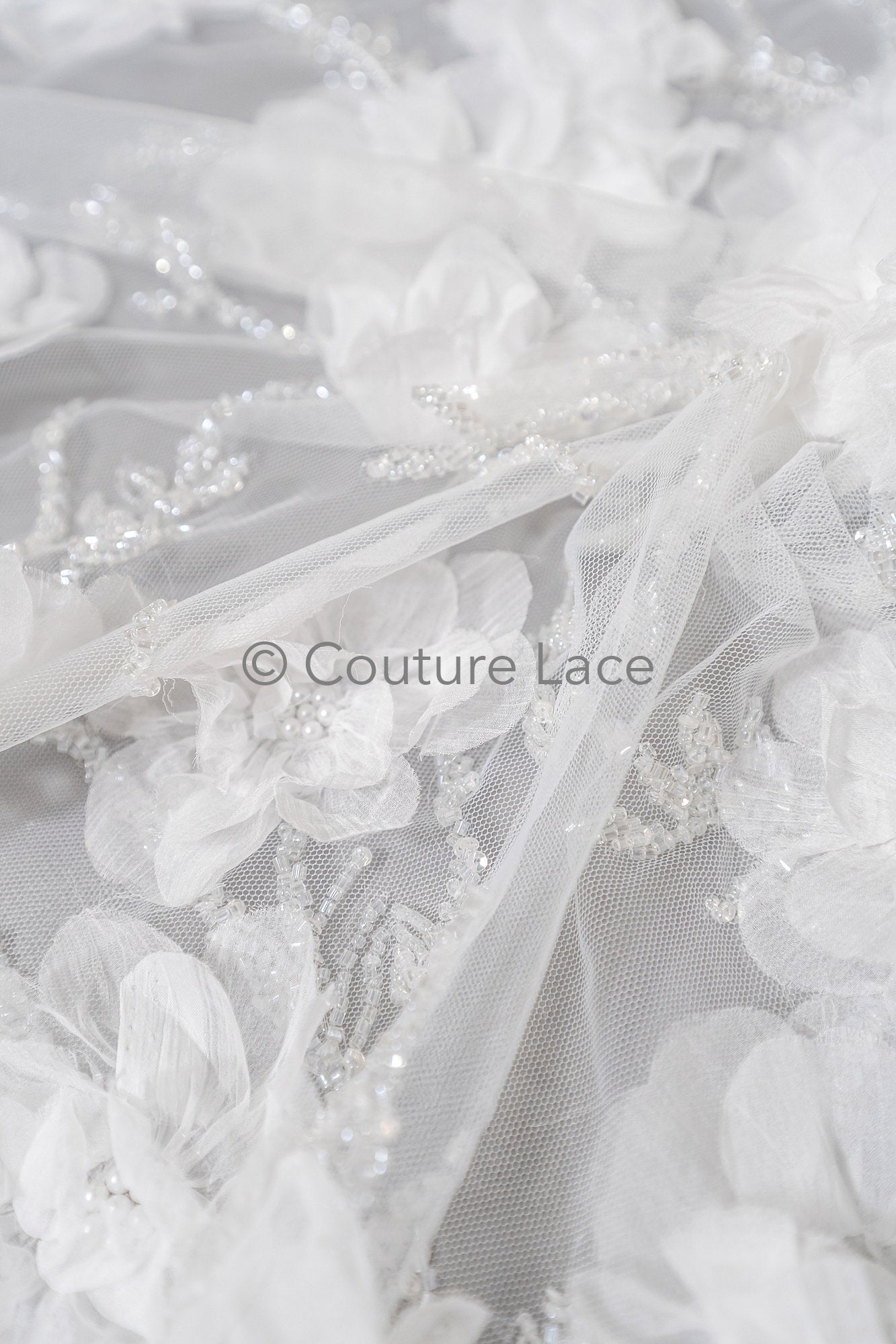 3D Blumen Spitzenstoff Off-White/ Braut Spitzenstoff/ romantischer Spitzenstoff mit 3D Blumen/ Hochzeit Spitzenstoff mit Perlen// L23-563