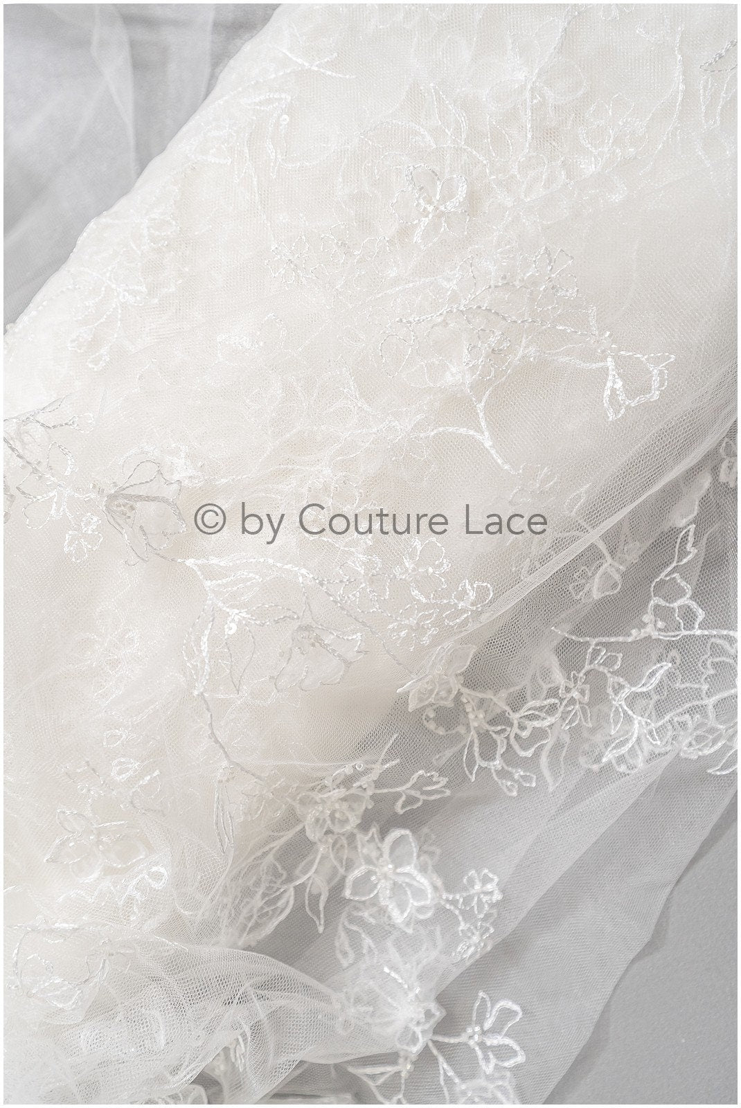 Wunderschöner perlenbesetzter Spitzenstoff/ Couture Spitzenstoff mit Pailletten & Perlen/ florale Brautspitze// L23-567