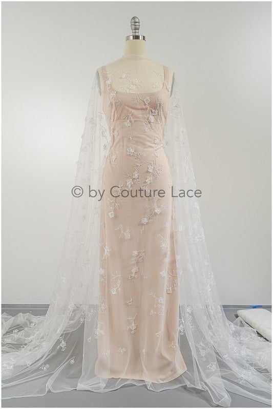 Wunderschöner perlenbesetzter Spitzenstoff/ Couture Spitzenstoff mit Pailletten & Perlen/ florale Brautspitze// L23-567