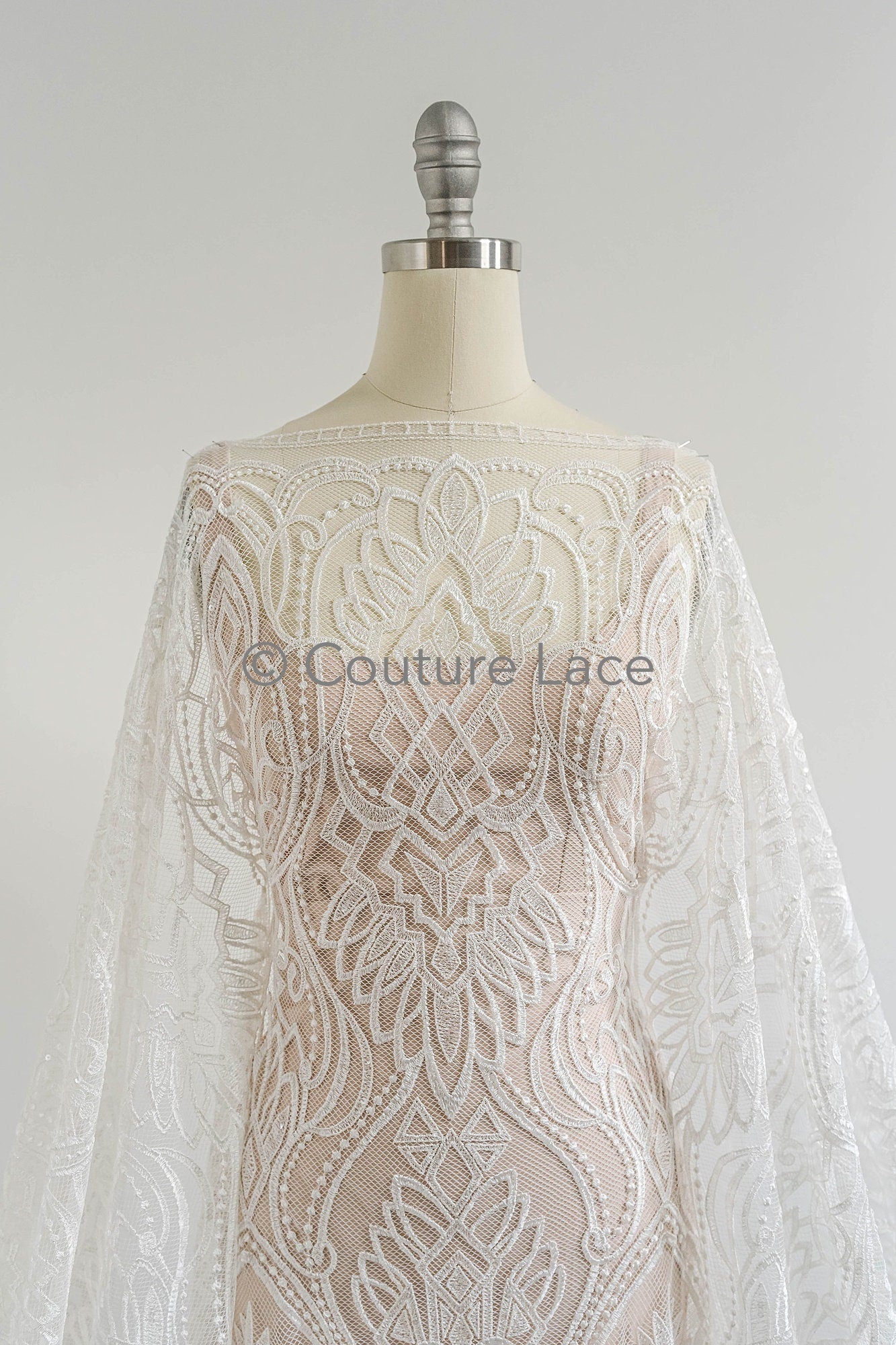 Dainty floral lace off-white/ geometric lace/ boho lace fabric/ vintage lace/ ornate lace // L23-585