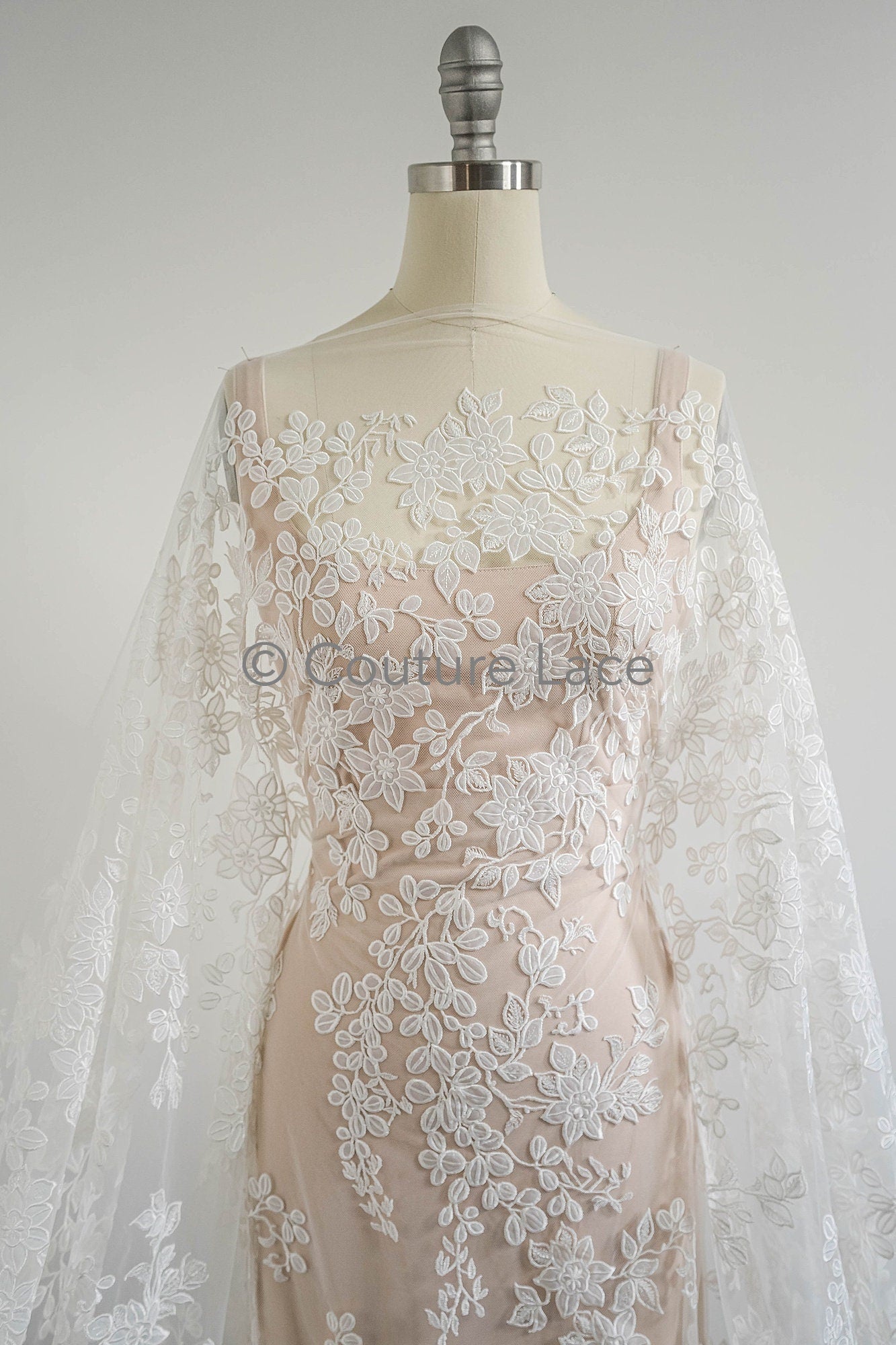 Blumen Braut Spitze Off-White/ Brautspitze mit Blumen/ Hochzeit Spitze/ Couture Spitze// L23-591