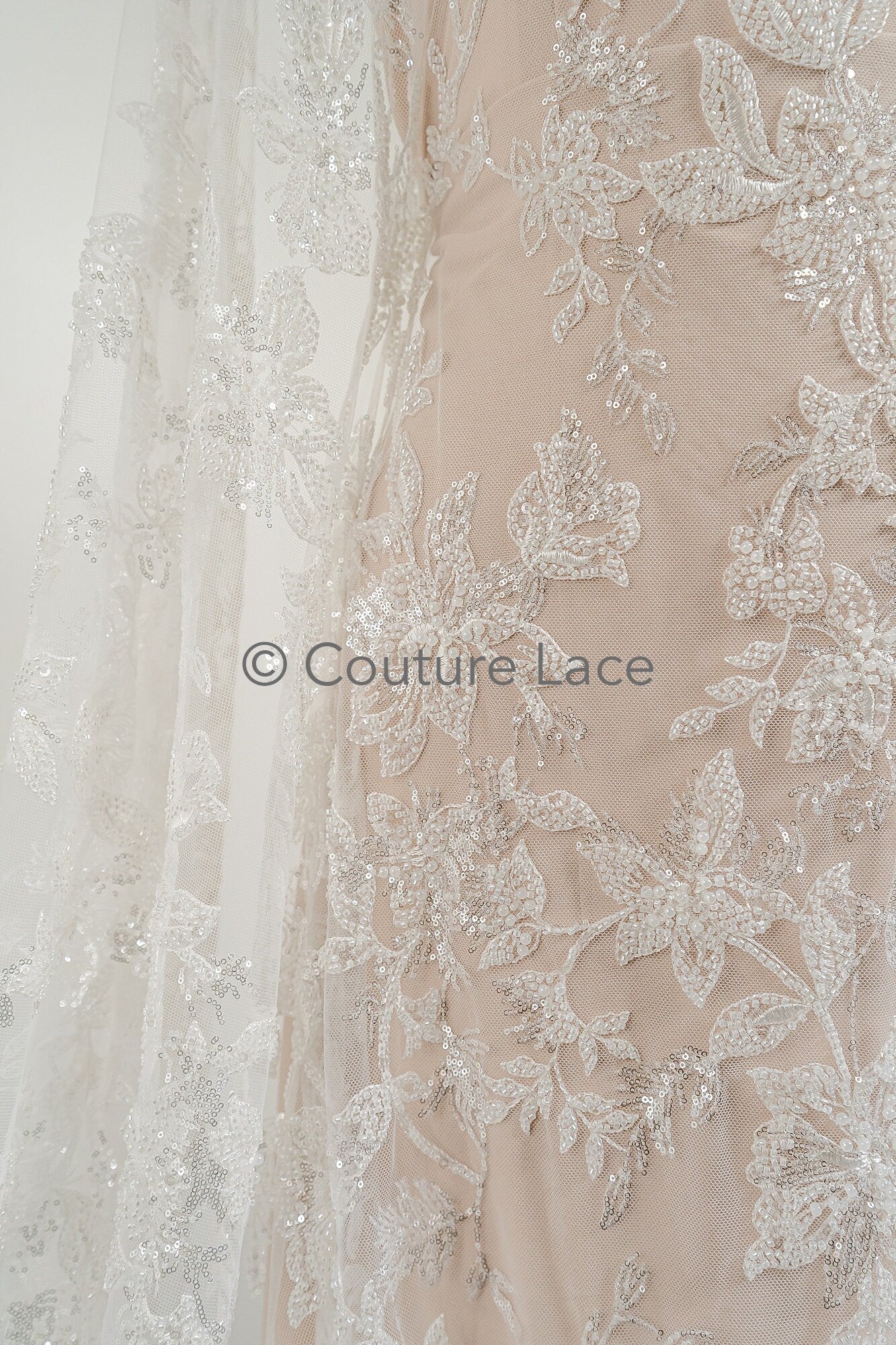 Wunderschöner Perlen Spitzen Stoff/ Couture Spitzenstoff mit Perlen & Pailletten/ romantische Perlen Braut Spitze// L23-019