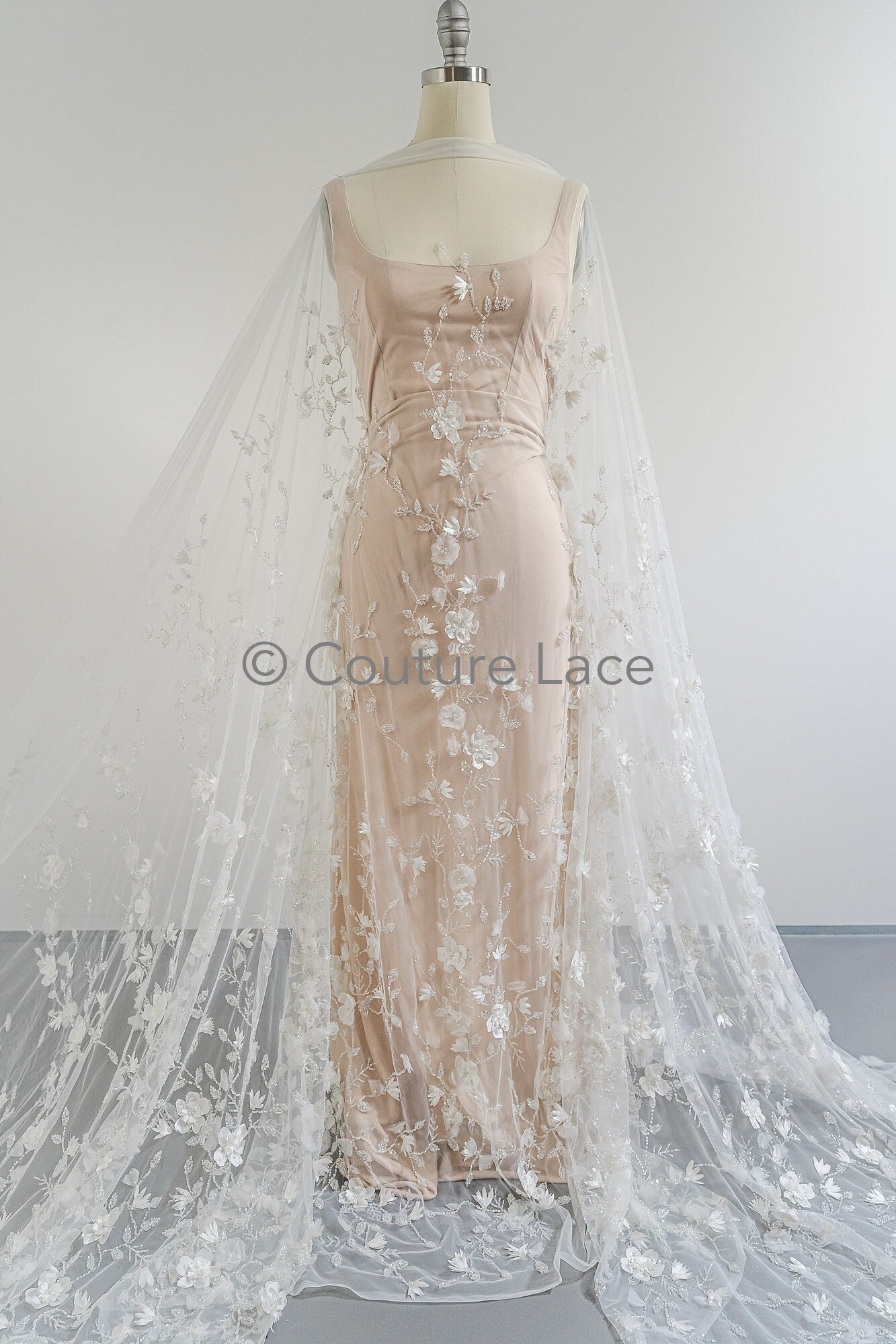 3D Blumen Spitzenstoff Off-White/ Braut Spitzenstoff/ romantischer Spitzenstoff mit 3D Blumen & Perlen/ Hochzeit Spitzenstoff// L23-540