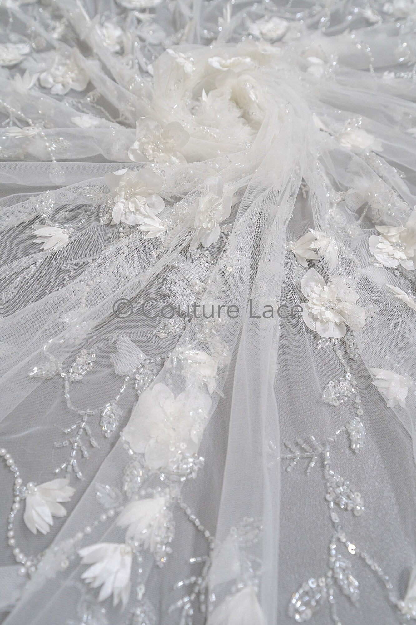 3D Blumen Spitzenstoff Off-White/ Braut Spitzenstoff/ romantischer Spitzenstoff mit 3D Blumen & Perlen/ Hochzeit Spitzenstoff// L23-540
