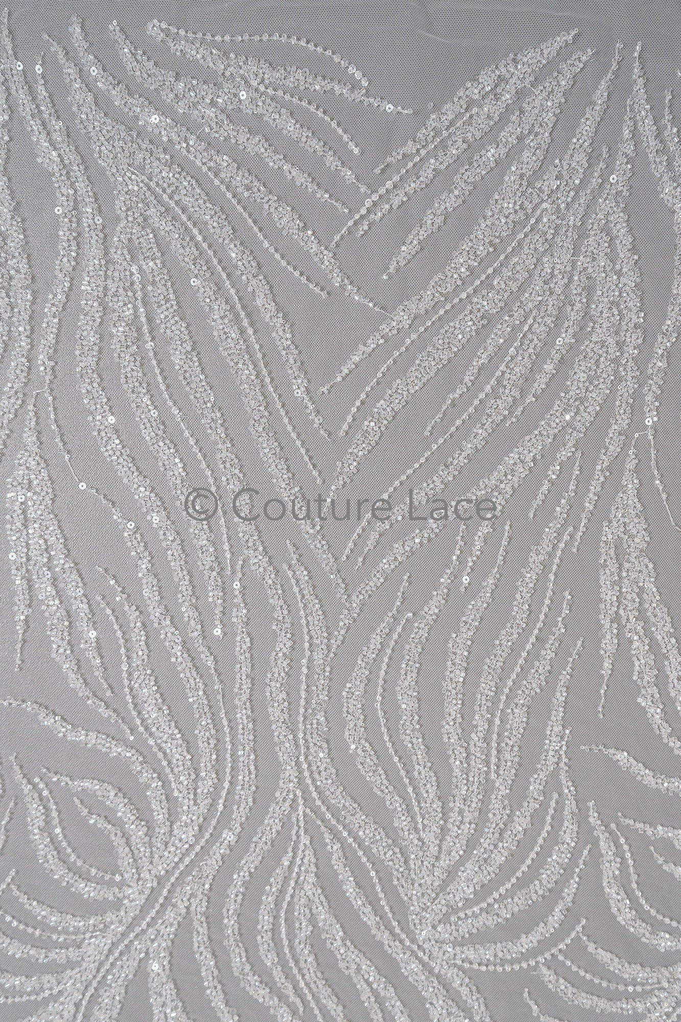 Zarte florale Spitze Off-White/ Braut Spitzenstoff/ Perlen Spitzenstoff/ Spitzenmuster mit Perlen & Pailletten// L23-550