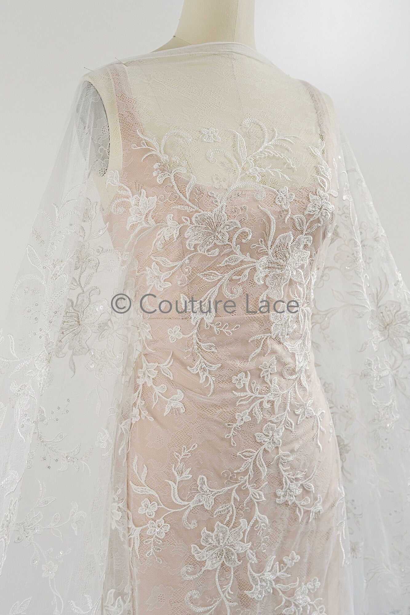 Perlen Spitzenstoff Off-White/ Couture Spitzenstoff/ Braut Spitzenstoff/ Perlen Spitze// L23-577