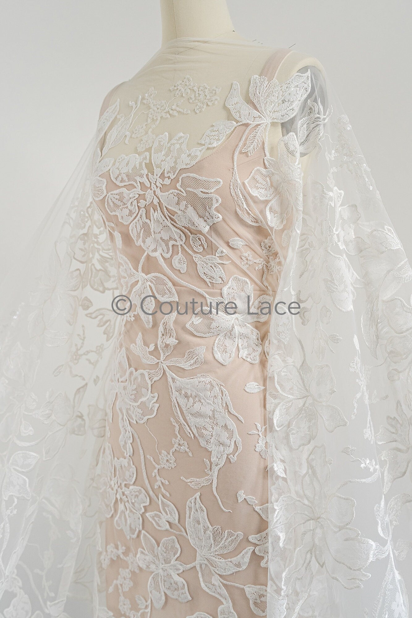 Florale Braut Spitze Off-White/ Brautspitze Stoff/ florale Hochzeit Spitze mit Pailletten/ Couture Spitze// L23-582