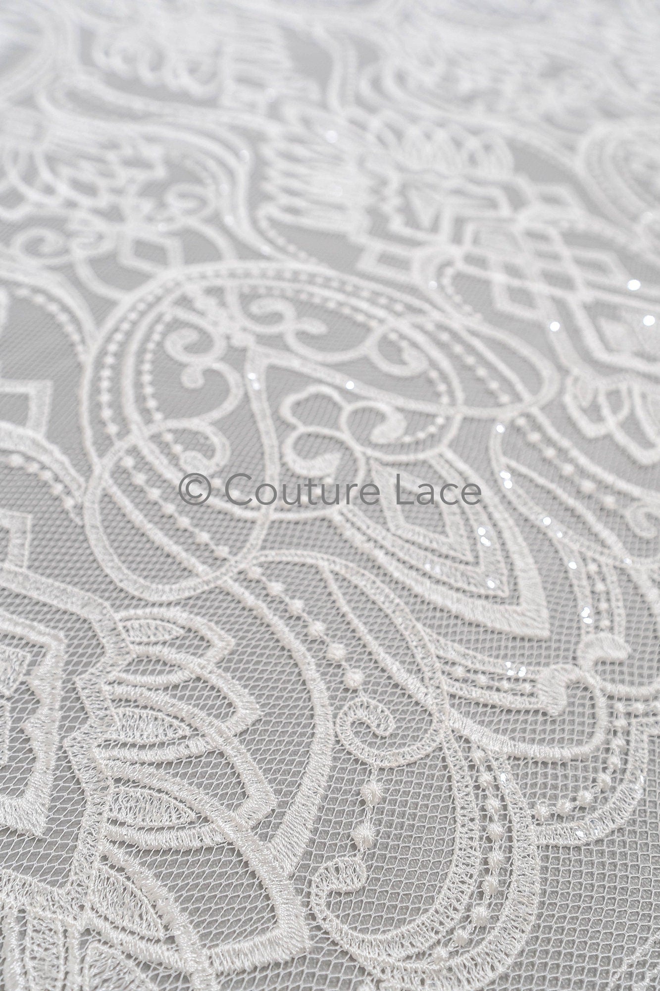 Dainty floral lace off-white/ geometric lace/ boho lace fabric/ vintage lace/ ornate lace // L23-585