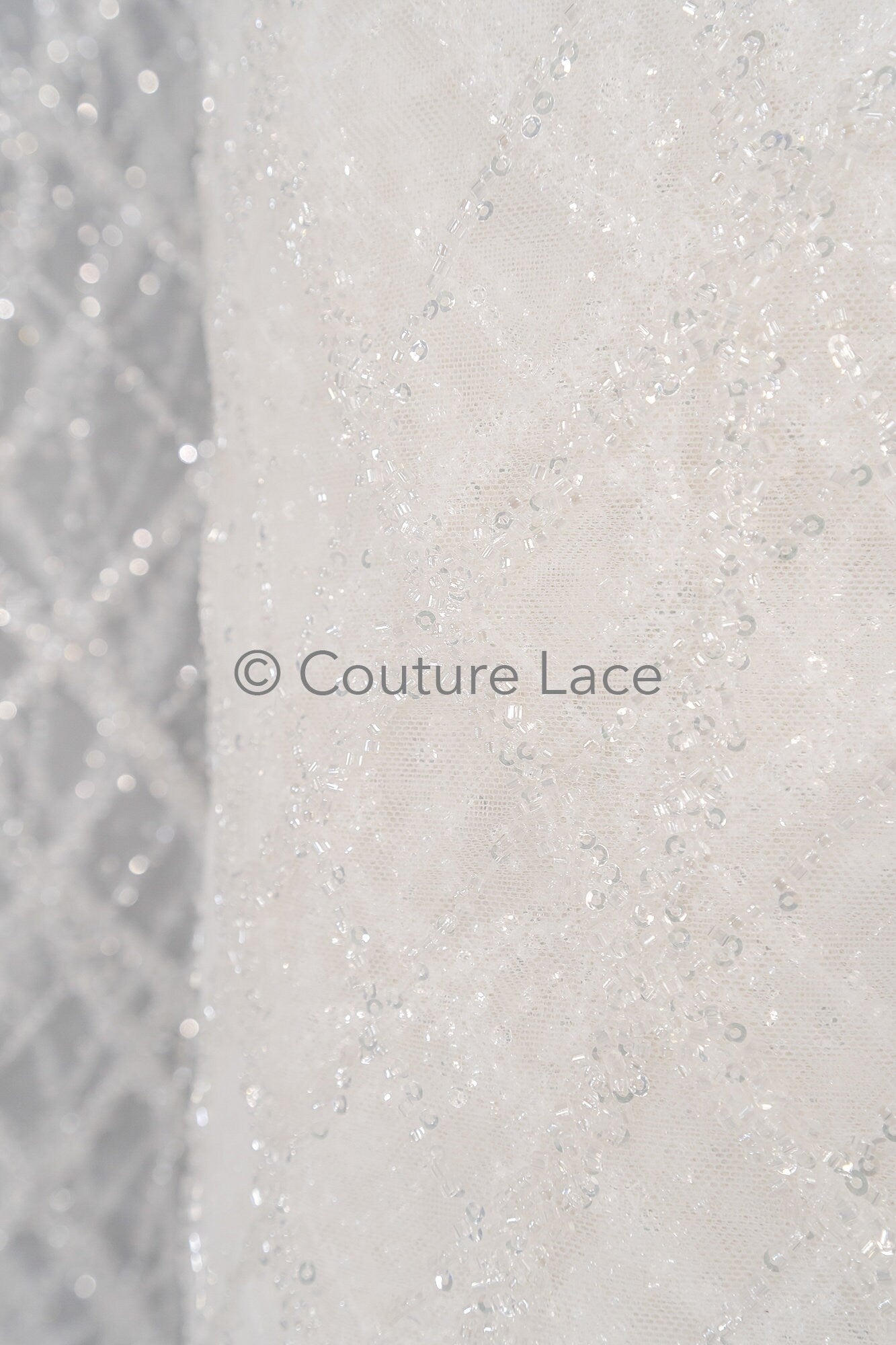Zarte florale Spitze Off-White/ Braut Spitzenstoff/ Spitzenstoff mit Perlen & Pailletten/ Spitzenmuster// L23-560