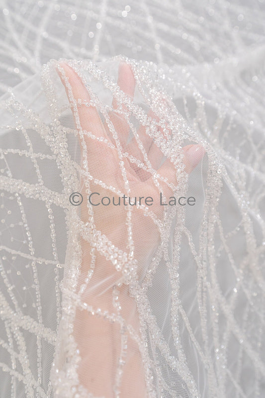 Zarte florale Spitze Off-White/ Braut Spitzenstoff/ Spitzenstoff mit Perlen & Pailletten/ Spitzenmuster// L23-560