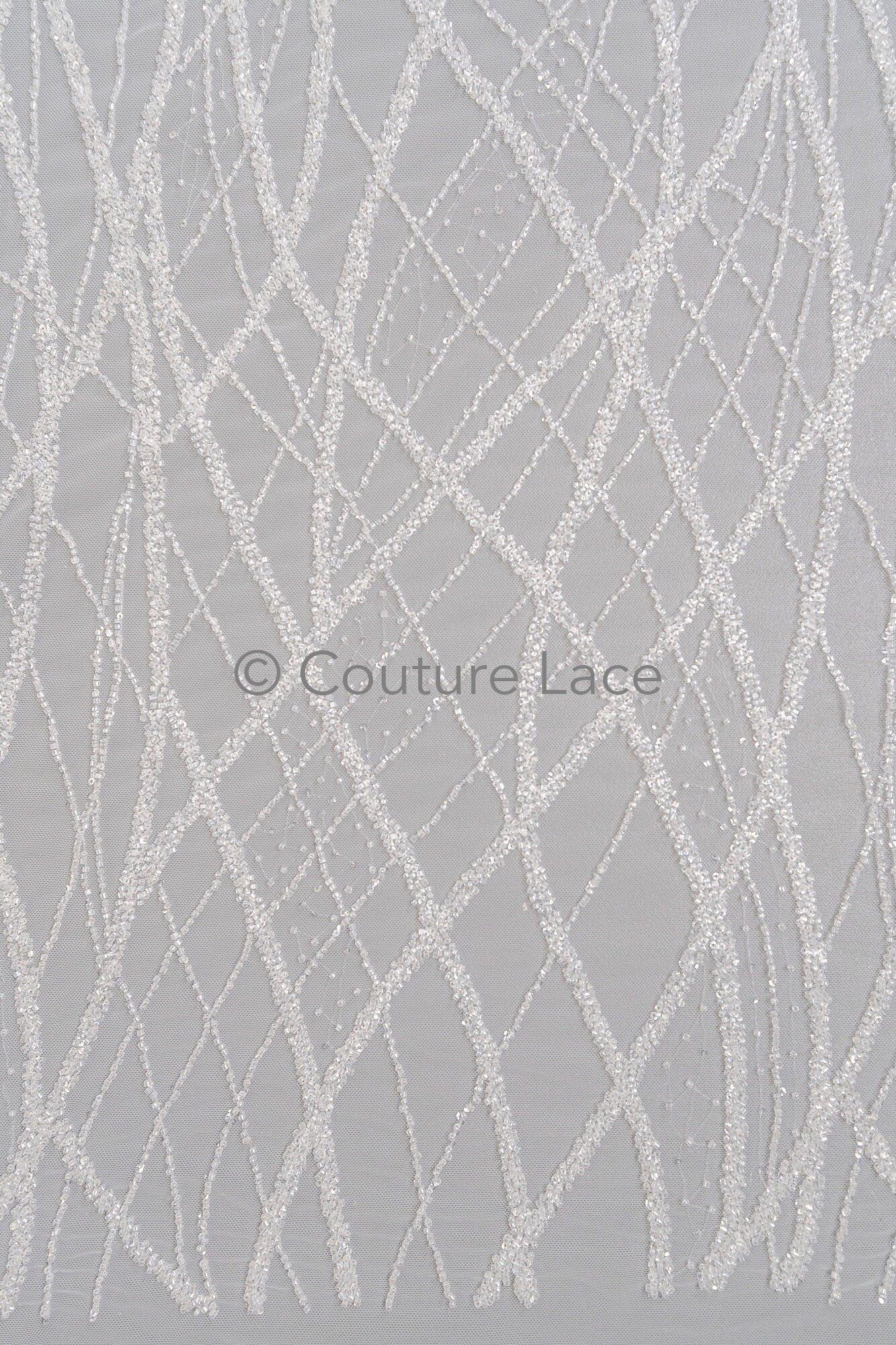 Zarte florale Spitze Off-White/ Braut Spitzenstoff/ Spitzenstoff mit Perlen & Pailletten/ Spitzenmuster// L23-560