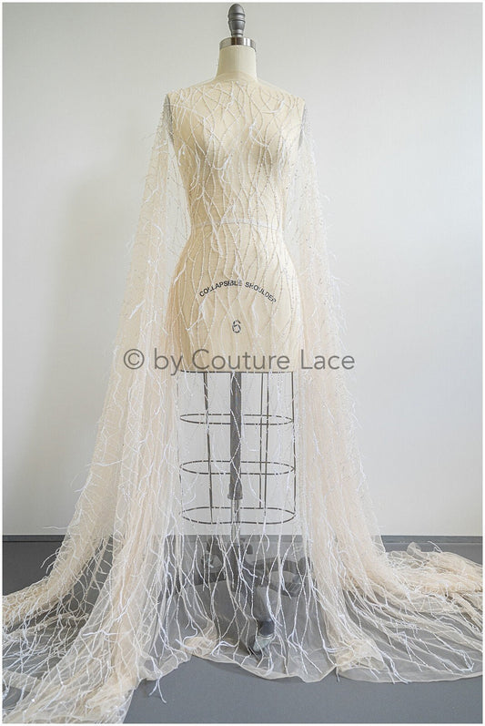 Perlen Spitzenstoff mit Feder/ Spitze mit Perlen & Pailletten/ Champagner nude Spitzenstoff/ romantischer Spitzenstoff/ Hochzeit Spitzenstoff// L23-246