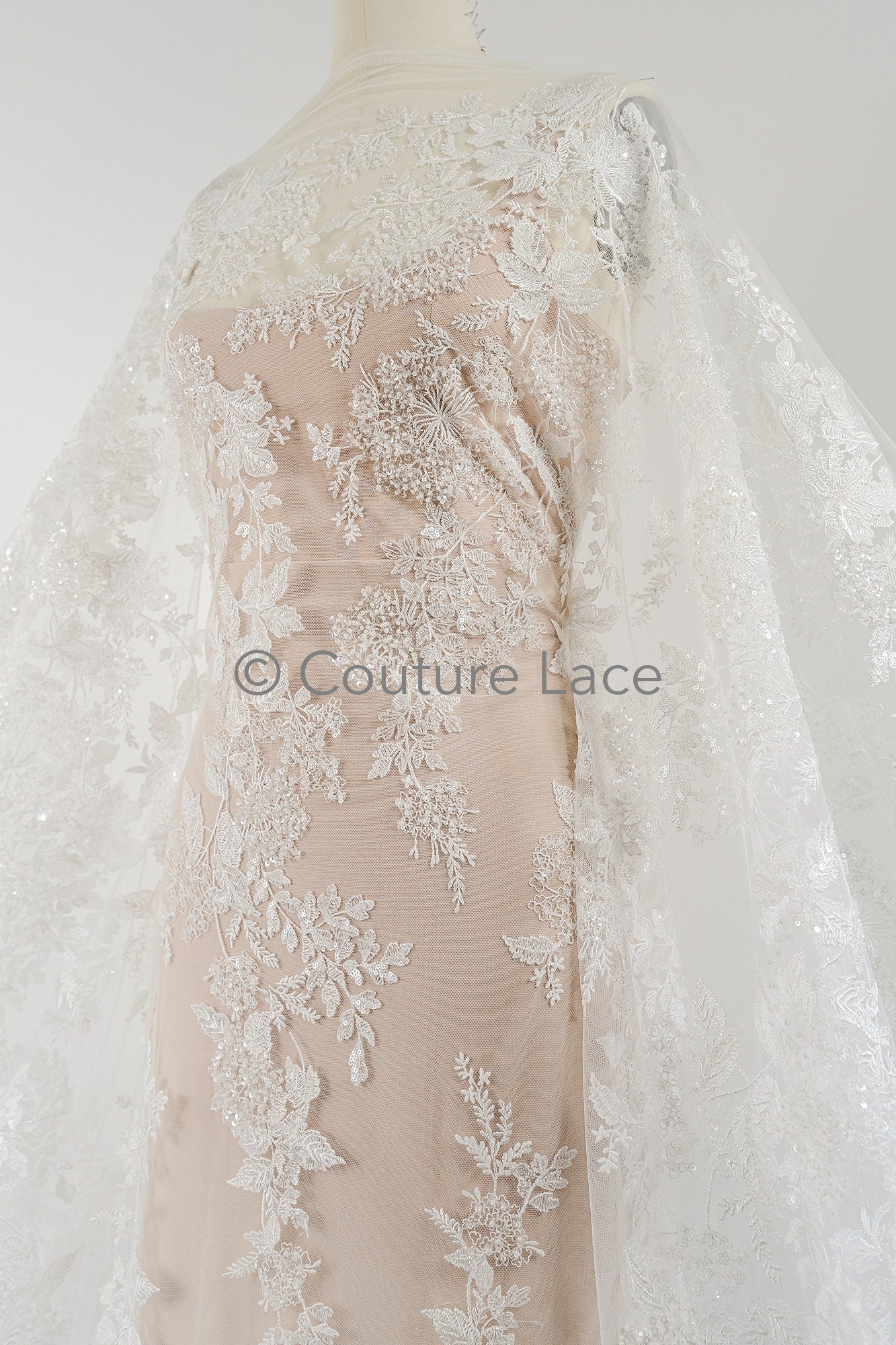 Perlen Spitzenstoff Off-White/ Braut Spitzenstoff/ romantischer Blumen Spitzenstoff mit Pailletten & Perlen/ Hochzeit Spitzenstoff// L23-592