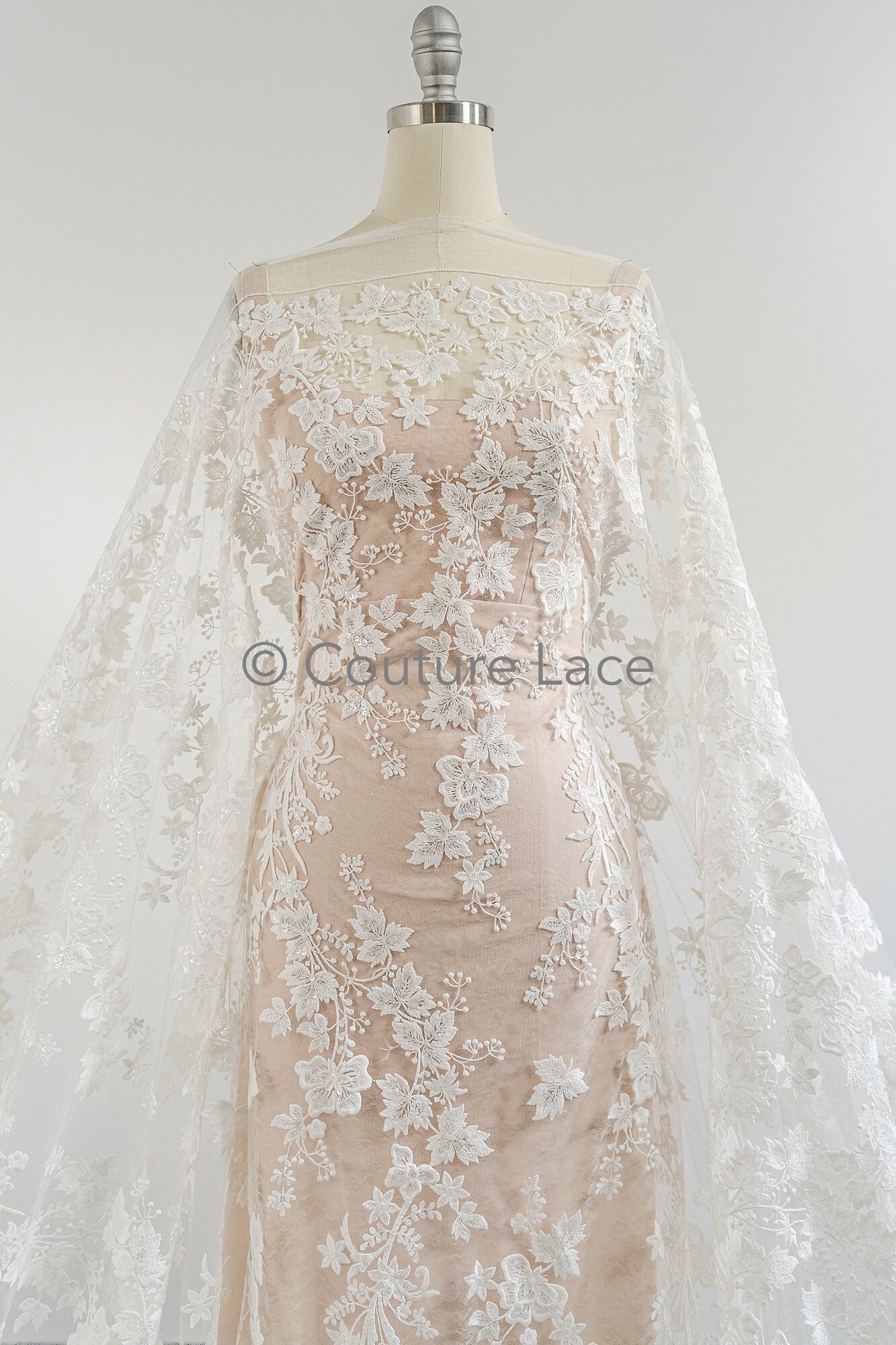 Florale Braut Spitze Off-White/ Brautspitze mit Perlen/ florale Hochzeit Spitze/ Couture Spitze// L23-611