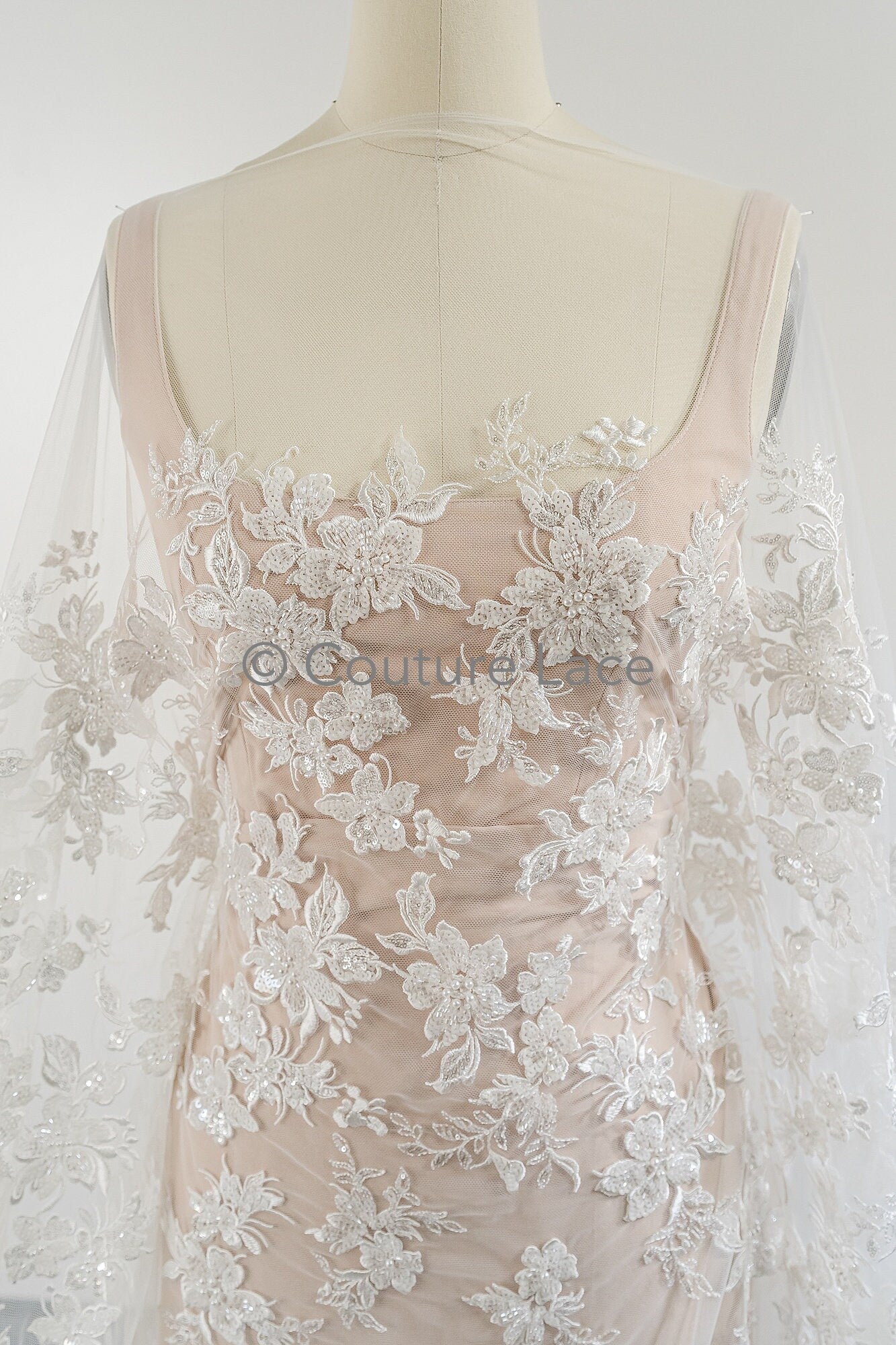 Perlen Spitzenstoff Off-White/ Couture Spitzenstoff/ Braut Spitzenstoff/ Perlen Spitze// L23-627