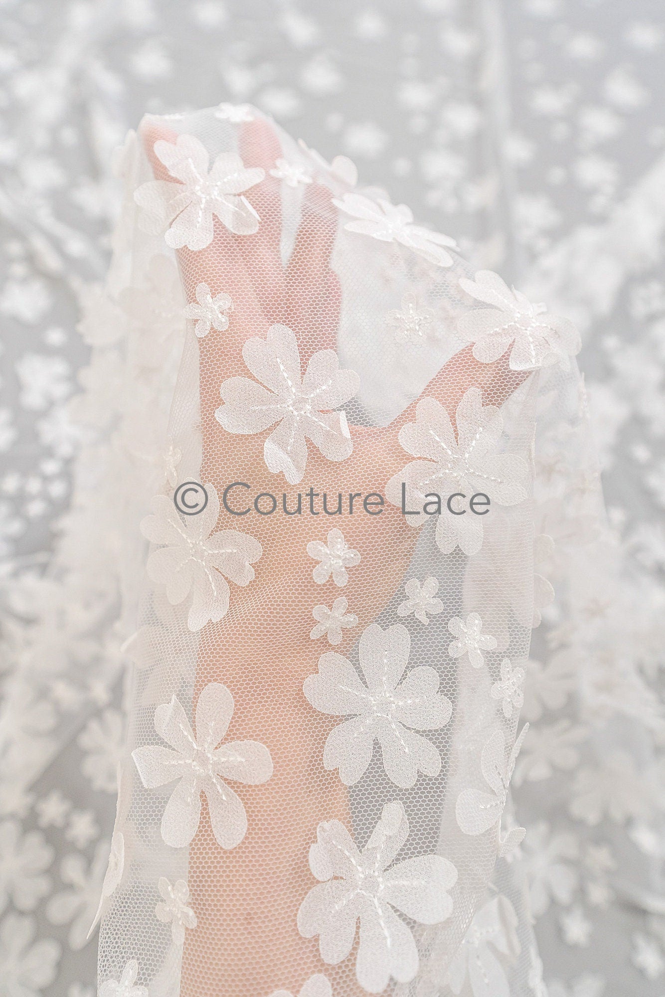 3D Blumen Spitzenstoff Off-White/ Braut Spitzenstoff/ romantischer Spitzenstoff mit 3D Blumen/ Hochzeit Spitzenstoff// L23-600