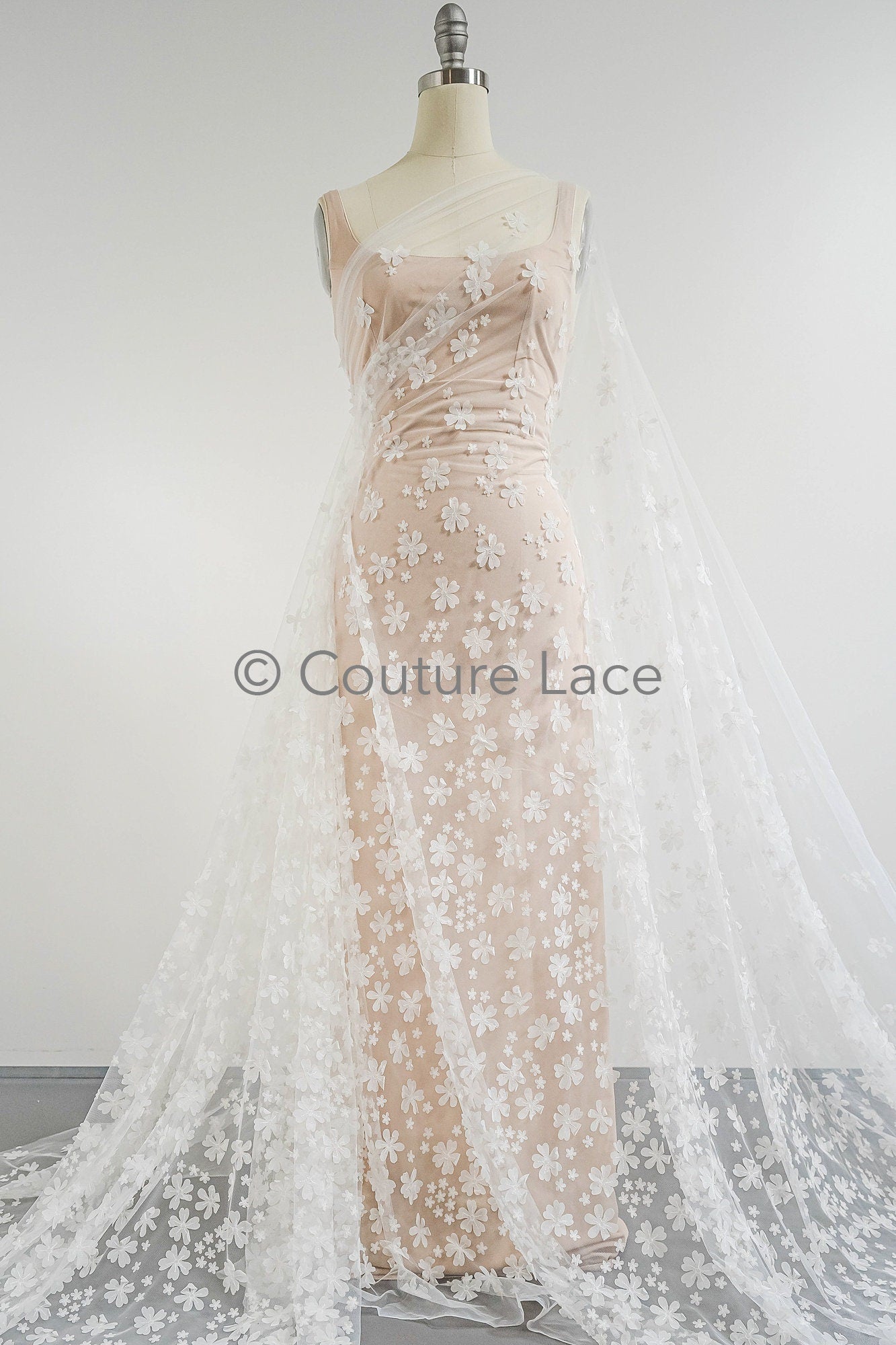 3D Blumen Spitzenstoff Off-White/ Braut Spitzenstoff/ romantischer Spitzenstoff mit 3D Blumen/ Hochzeit Spitzenstoff// L23-600