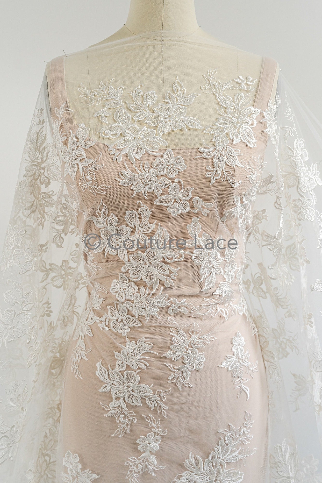 Blumen Braut Spitze Off-White/ Brautspitze mit Blumen/ Hochzeit Spitze/ Couture Spitze// L23-624