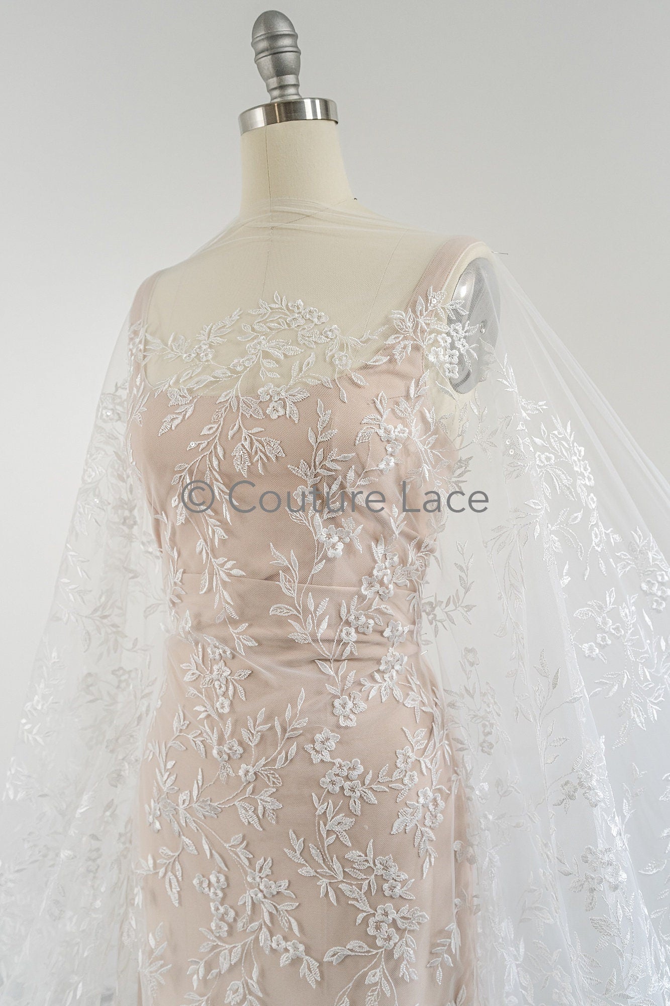 Blumen Braut Spitze Off-White/ Brautspitze mit Blumen/ Hochzeit Spitze/ Couture Spitze// L23-628