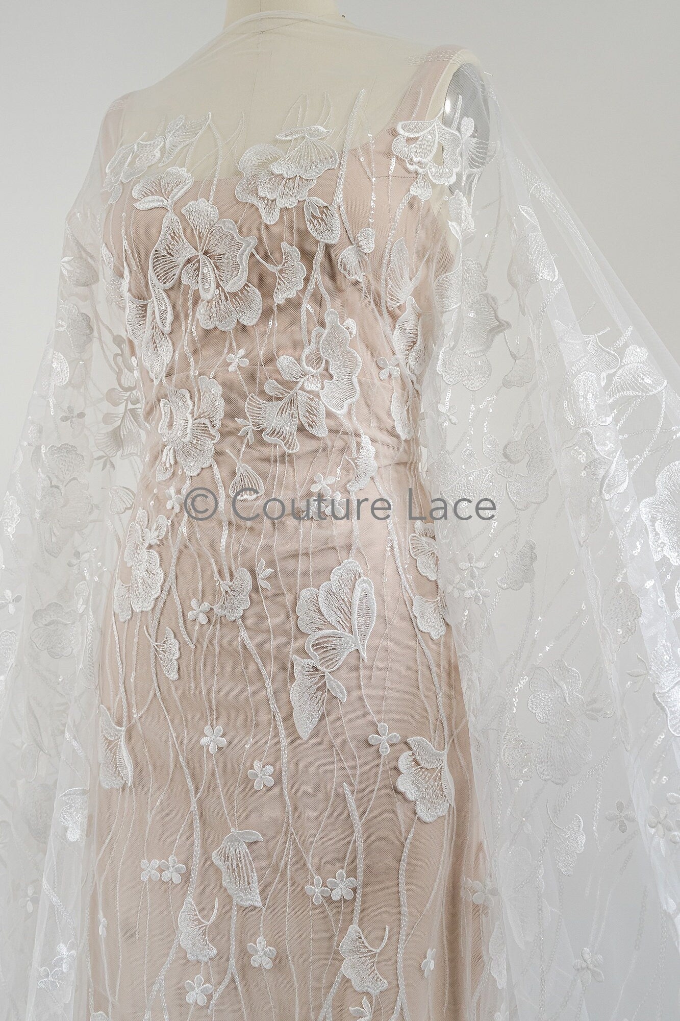 Florale Braut Spitze Off-White/ Brautspitze Stoff mit Pailletten/ florale Hochzeit Spitze mit Pailletten/ Couture Spitze// L23-632