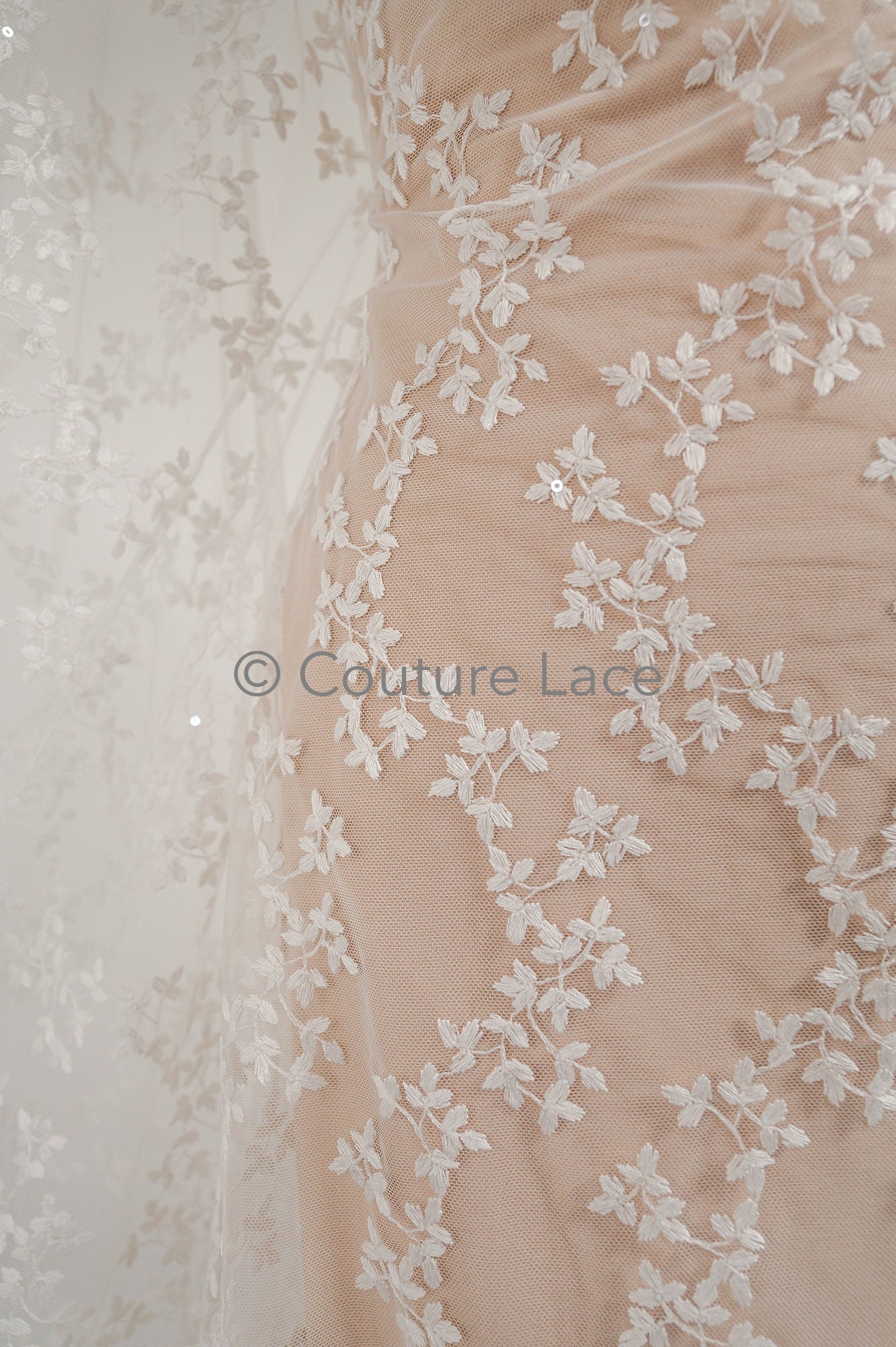 Floral Bridal Lace Off-White/ Bridal Lace Fabric/ Floral Wedding Lace/ Couture Lace// L18-197
