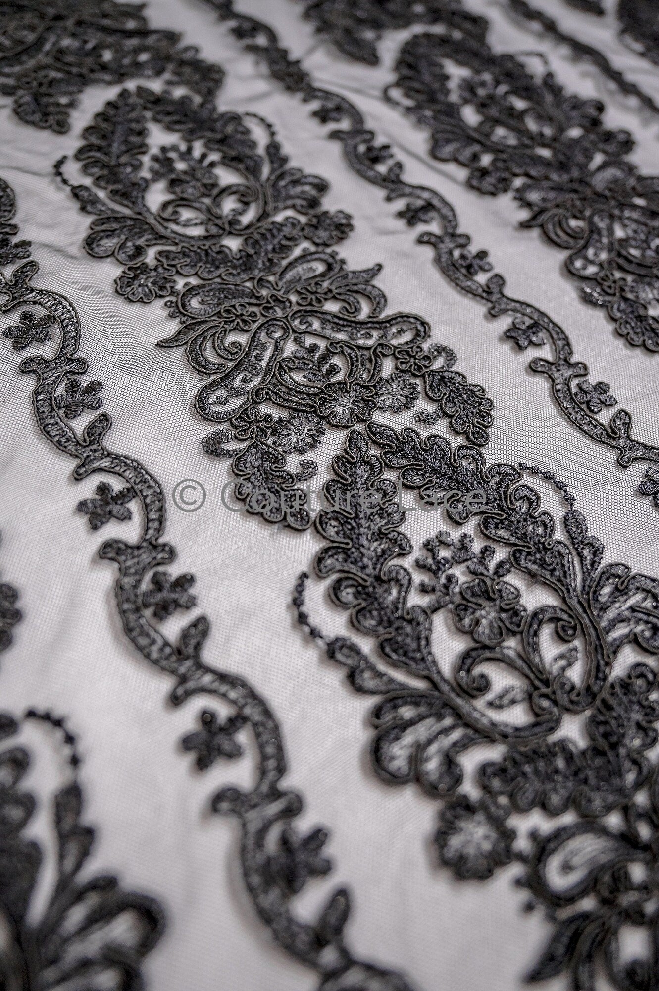 Schwarze Couture-Spitze / Couture-Abendkleid-Spitzenmaterial / schwarzes Abschlussball- oder Halloween-Kleid / schwarze Hochzeitsspitze // L18-193