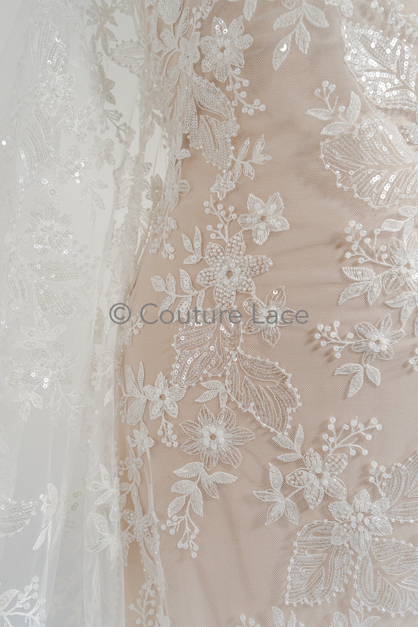 Blumen Perlen Spitze Stoff/ Couture Spitzen Stoff/ Braut Spitzen Stoff/ Perlen Perlen Spitze// L23-657