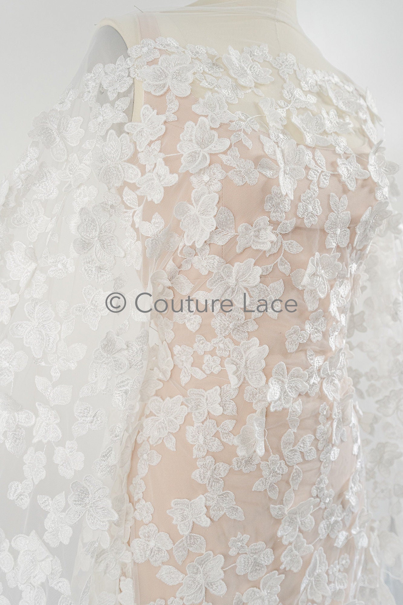 3D Blumen Spitzenstoff/ Braut Spitzenstoff/ romantischer Blumen Spitzenstoff mit 3D Blumen/ Hochzeit Spitzenstoff// L23-634