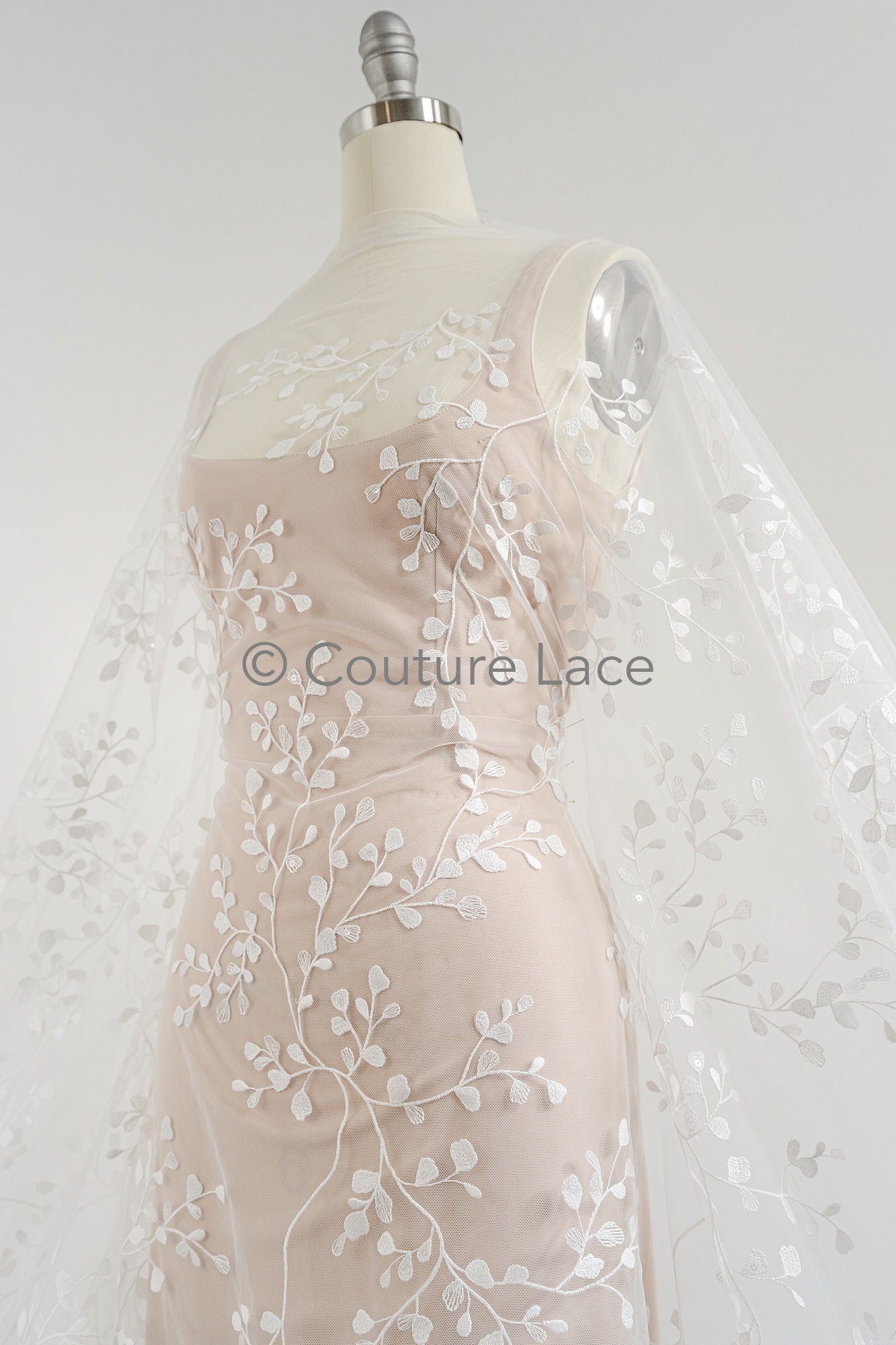 Florale Braut Spitze / Braut Spitze Material / offwhite Braut Spitze mit Folgen / florale Hochzeit Spitze / Couture Spitze / / L23-636