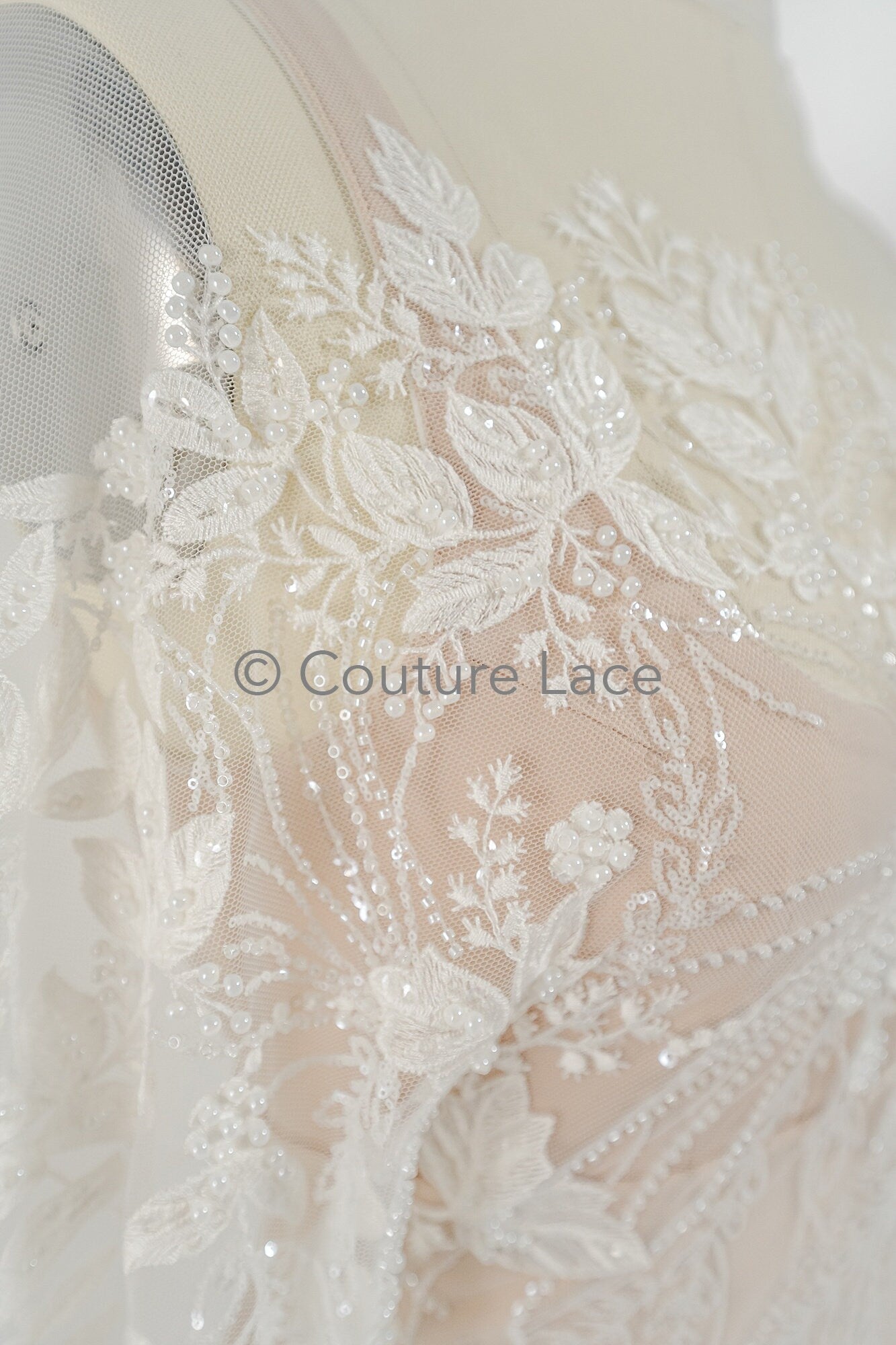 Perlen Spitzenstoff/ Couture Spitzenstoff mit Perlen/ Braut Spitzenstoff/ Perlen Spitze// L23-651