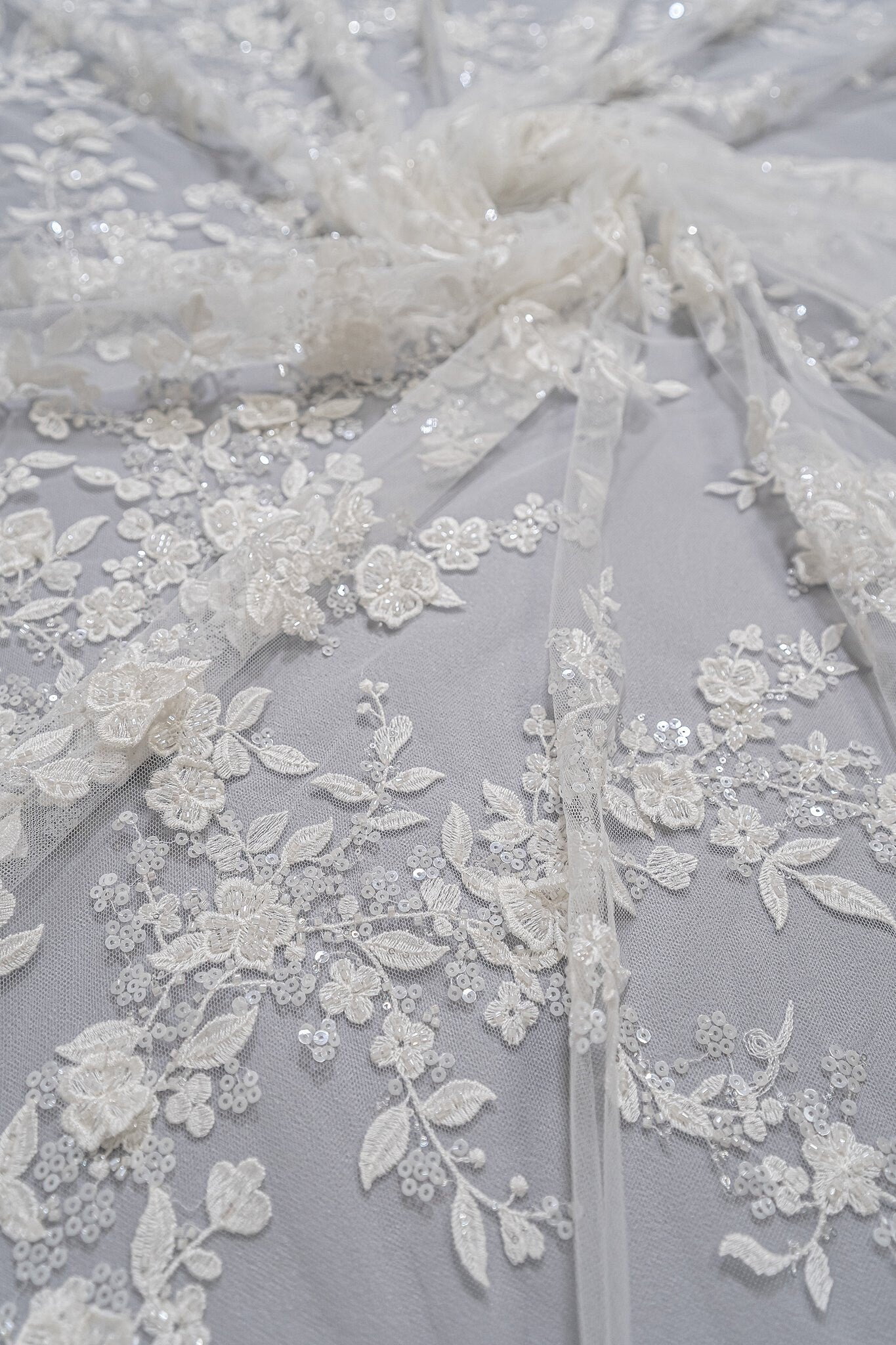 3D Blumen Spitzenstoff/ Braut Spitzenstoff/ romantischer Blumen Spitzenstoff mit 3D Blumen/ Hochzeit Spitzenstoff// L23-654